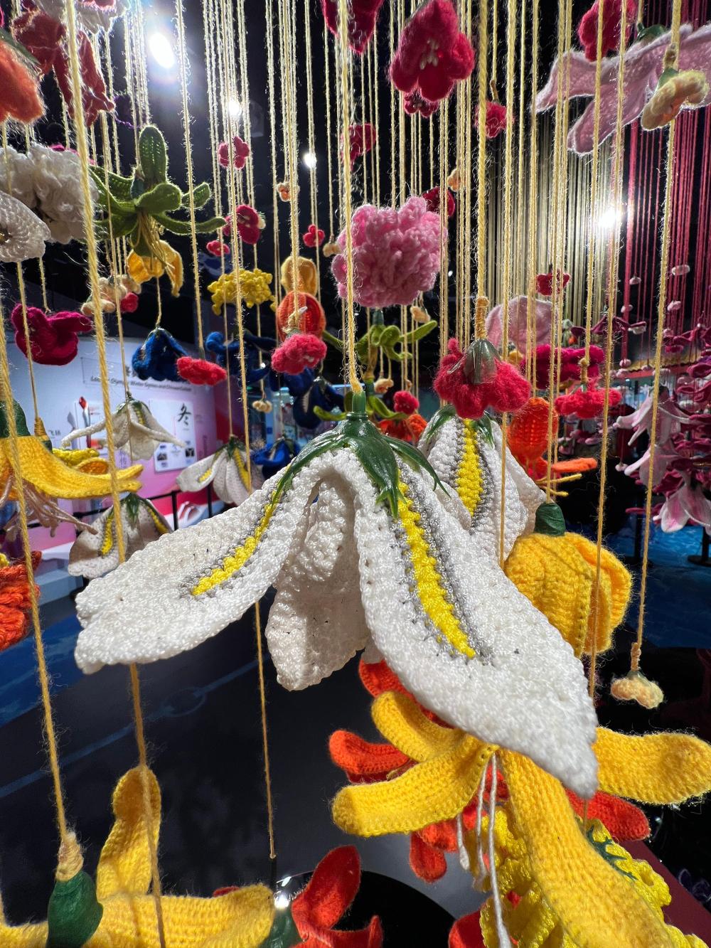 非遗绒线编结作品亮相北京冬奥村