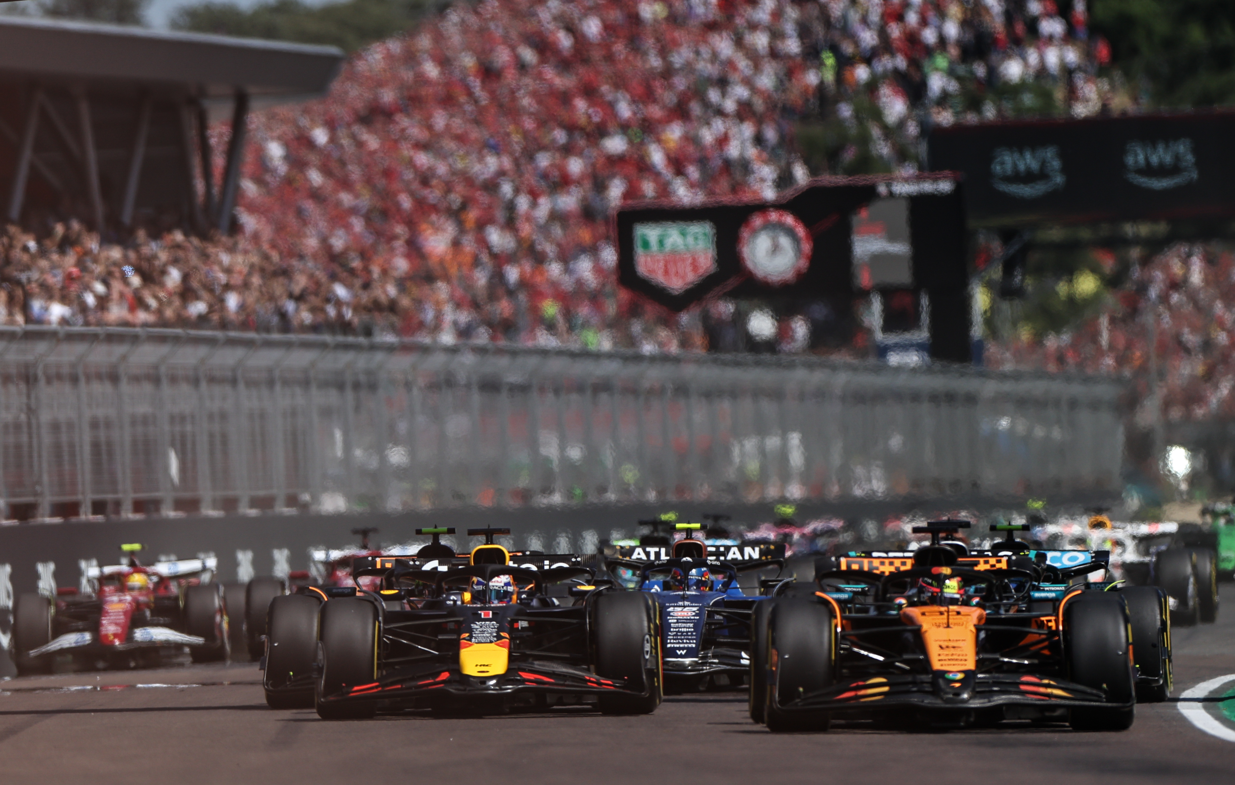 F1伊莫拉站| 维斯塔潘斩获赛季第二冠