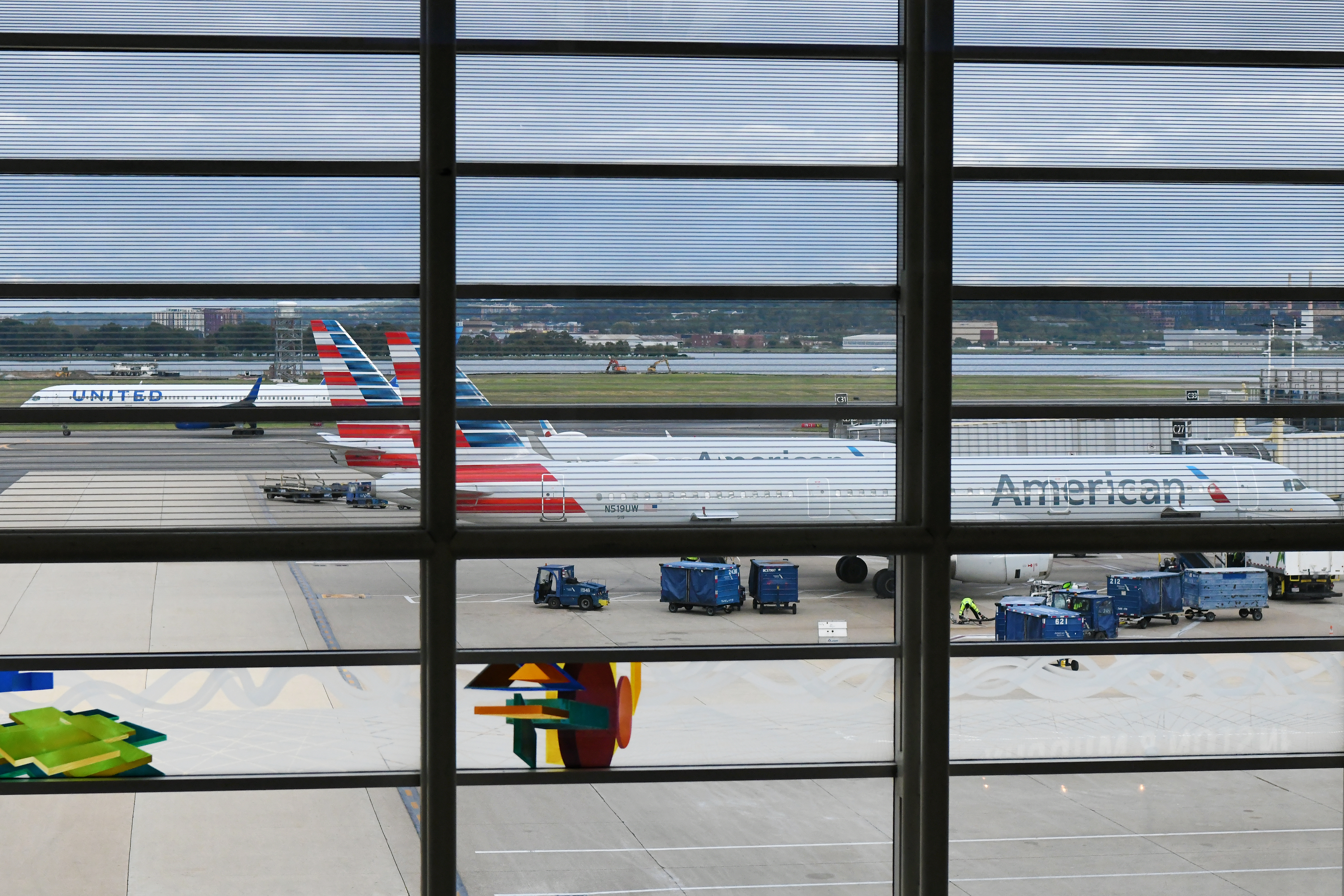 美国政府“停摆”不发工资空管无奈打第二份工