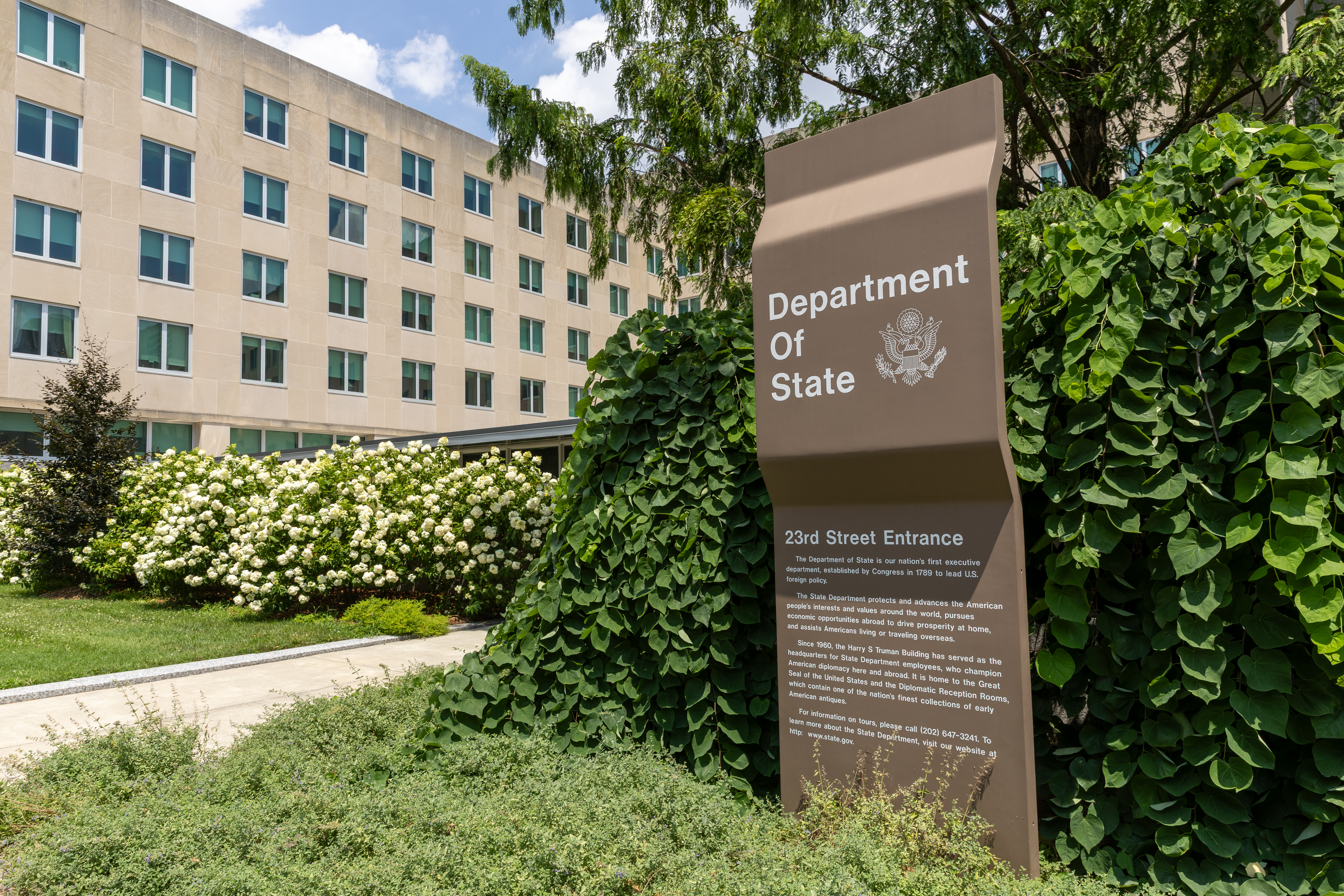 再加码！美审查所有持签证者，部分人或在美国国外