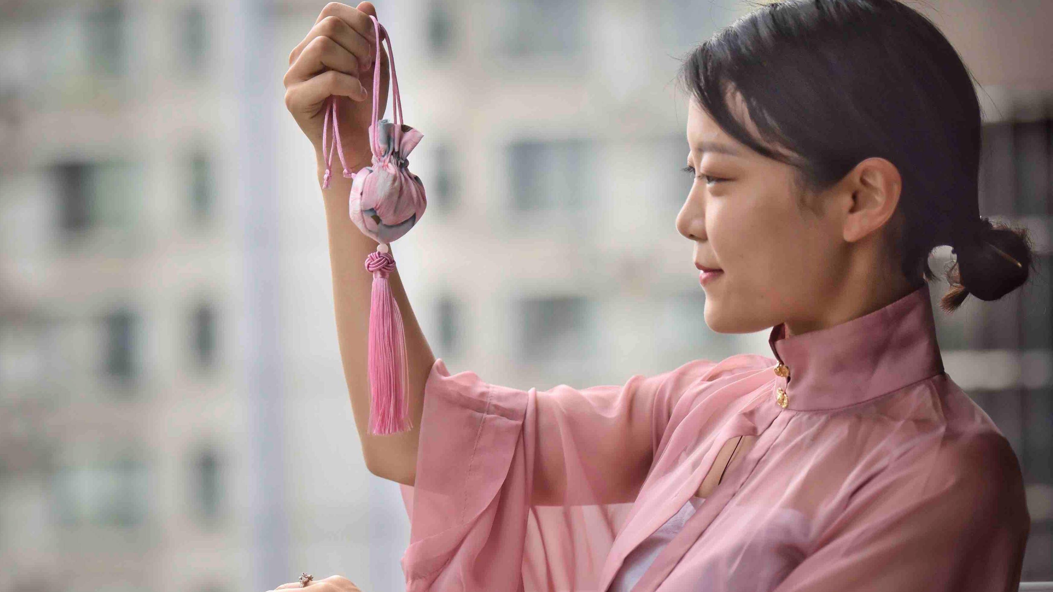 600年前古人佩戴的端午香囊在他们手中复活