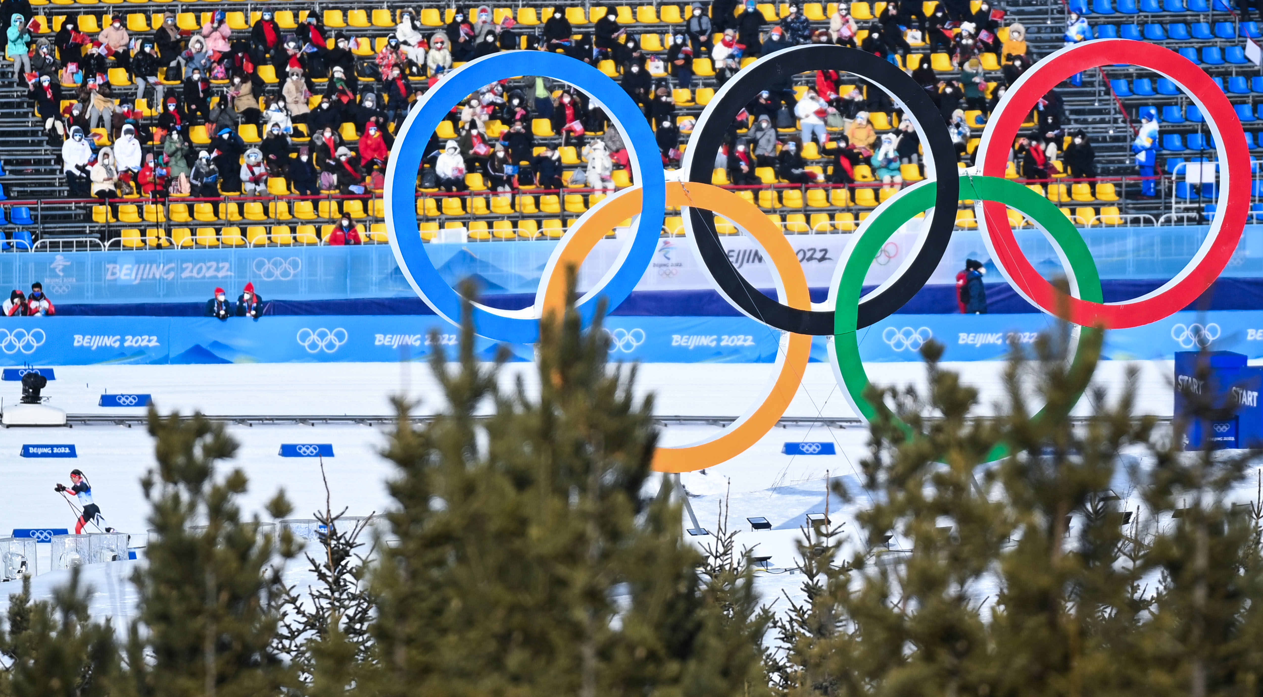北京冬奥会挪威选手夺得越野滑雪女子10公里冠军