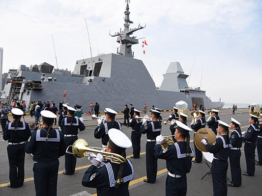 人民海军成立70年,新华快评:和平是共同的期盼