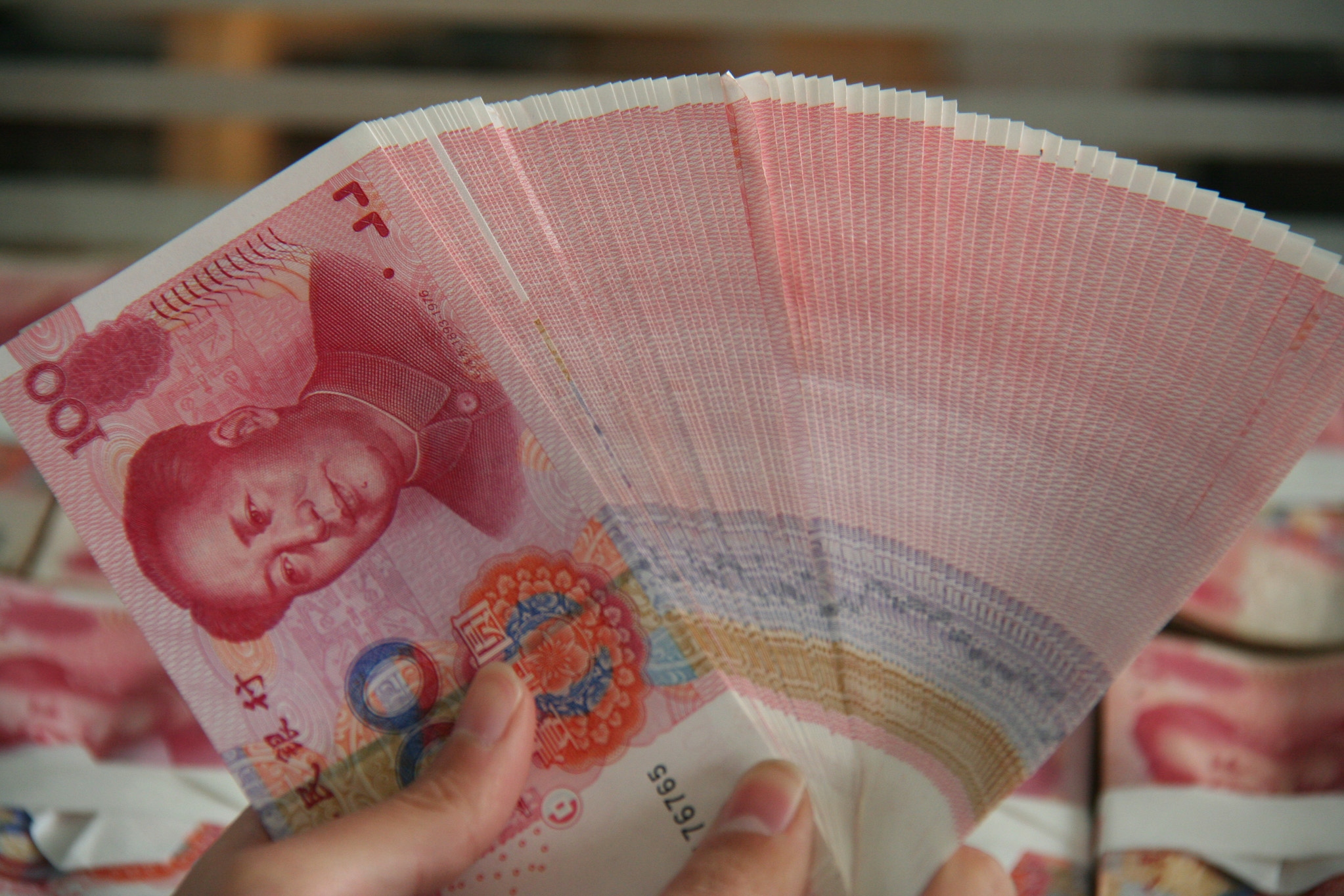 真金白银增持回购券商提振投资者信心