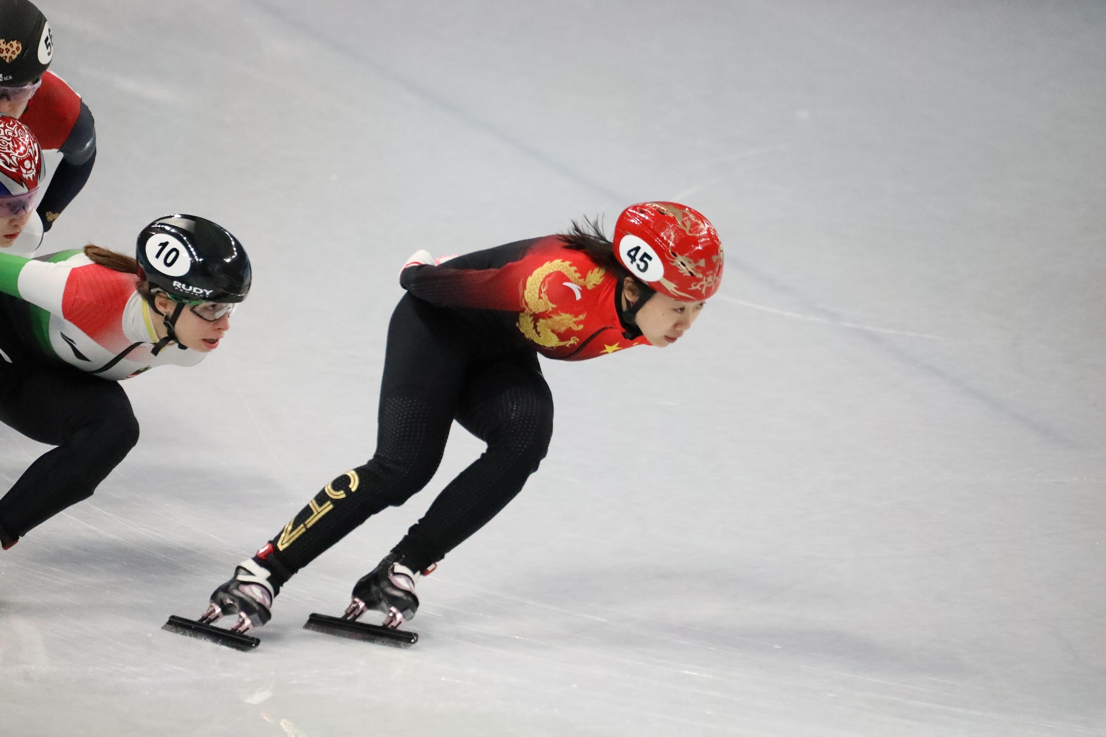 三位中国选手均晋级短道速滑女子1500米半决赛