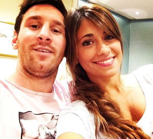 跳蚤最核心的生活圈,就是与女友安东内拉,儿子蒂亚戈一起打造的.