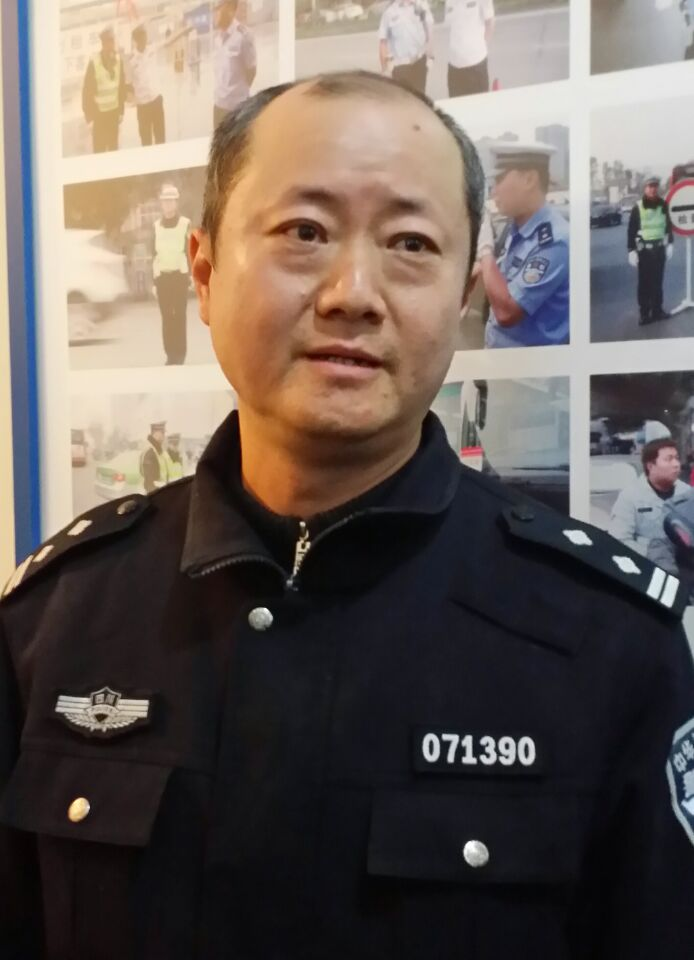 成都交警唐鸿牺牲 同事回忆其生前工作点滴