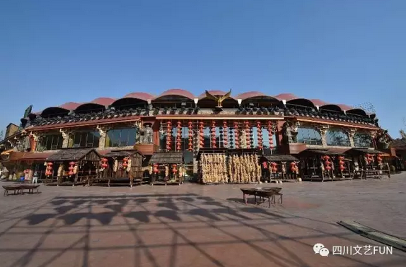 春晚凉山西昌分会场举办地:阿惹妞民族村寨