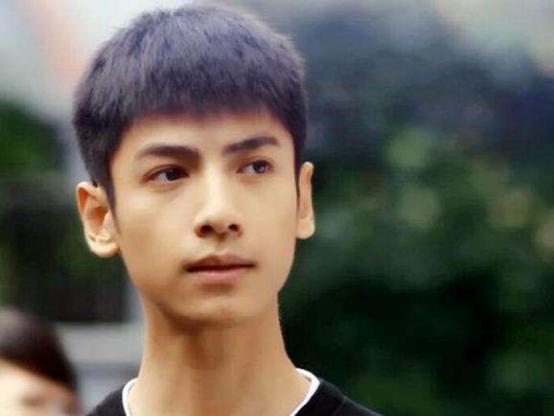 近日,曾在电视剧《何以笙箫默》中扮演大学时期何以琛的演员罗云熙,在