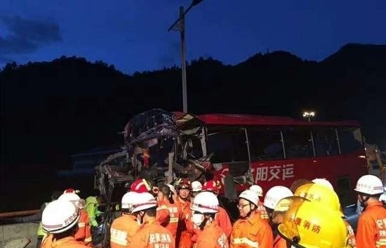 陕西安康致36人死交通事故调查报告:司机严重疲劳驾驶,道路设计存问题