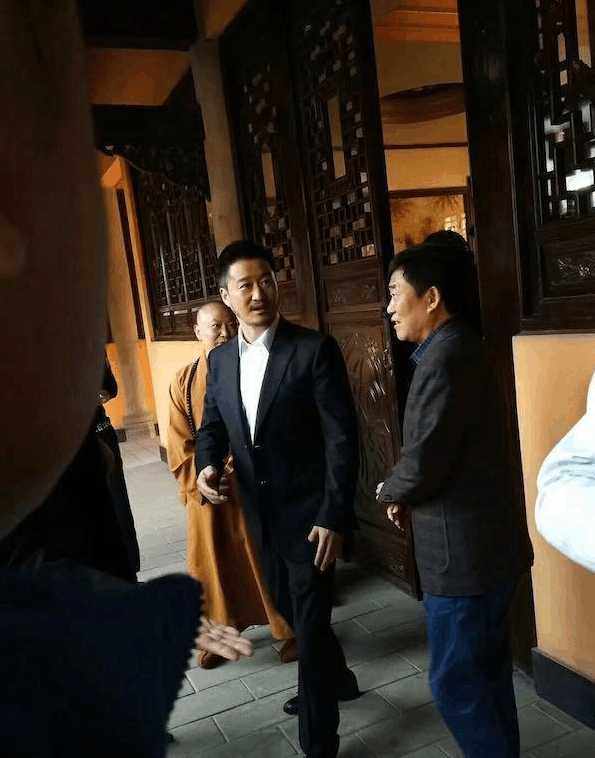 吴京,董凡参演的电影《一百零八》什邡罗汉寺热拍