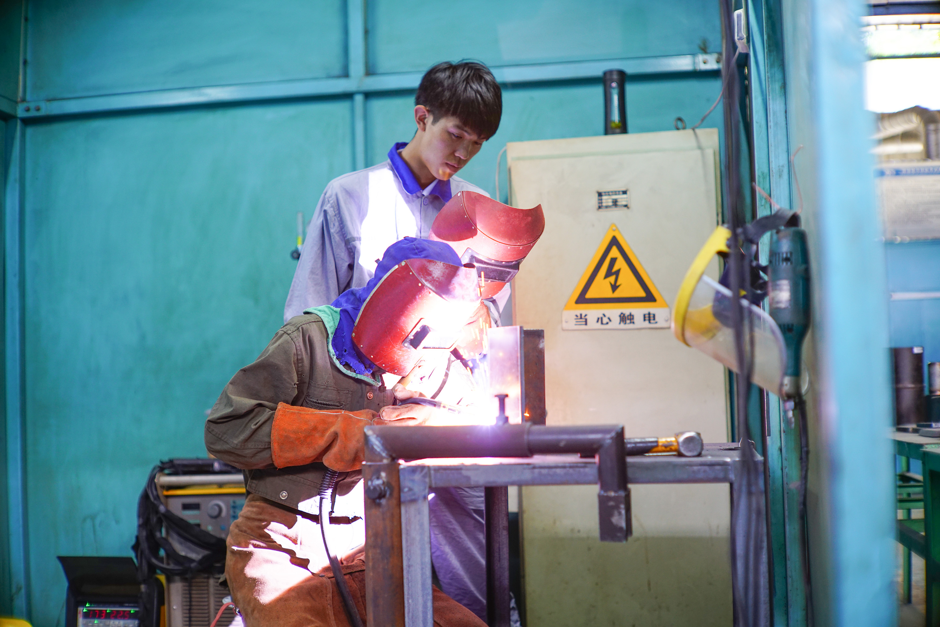 焊武帝宁显海23岁拿下世界技能大赛焊接冠军