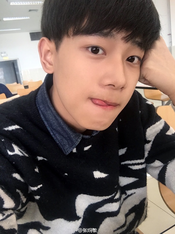 【校花校草】中戏治愈系校草,你就是我的优乐美