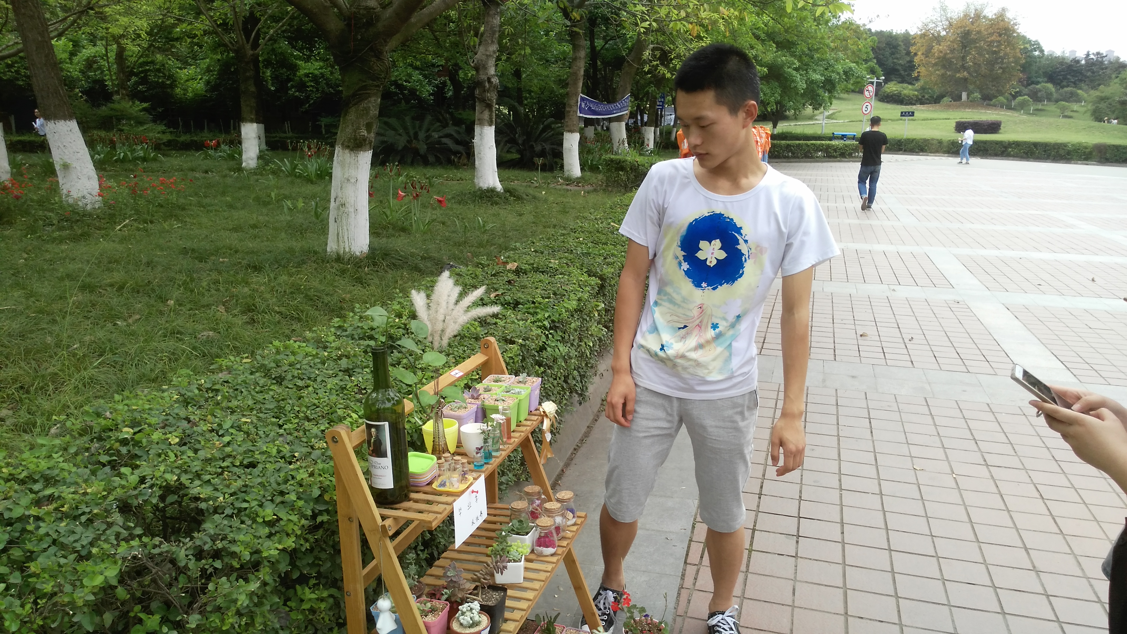 杨丰瑞和他的自助花摊