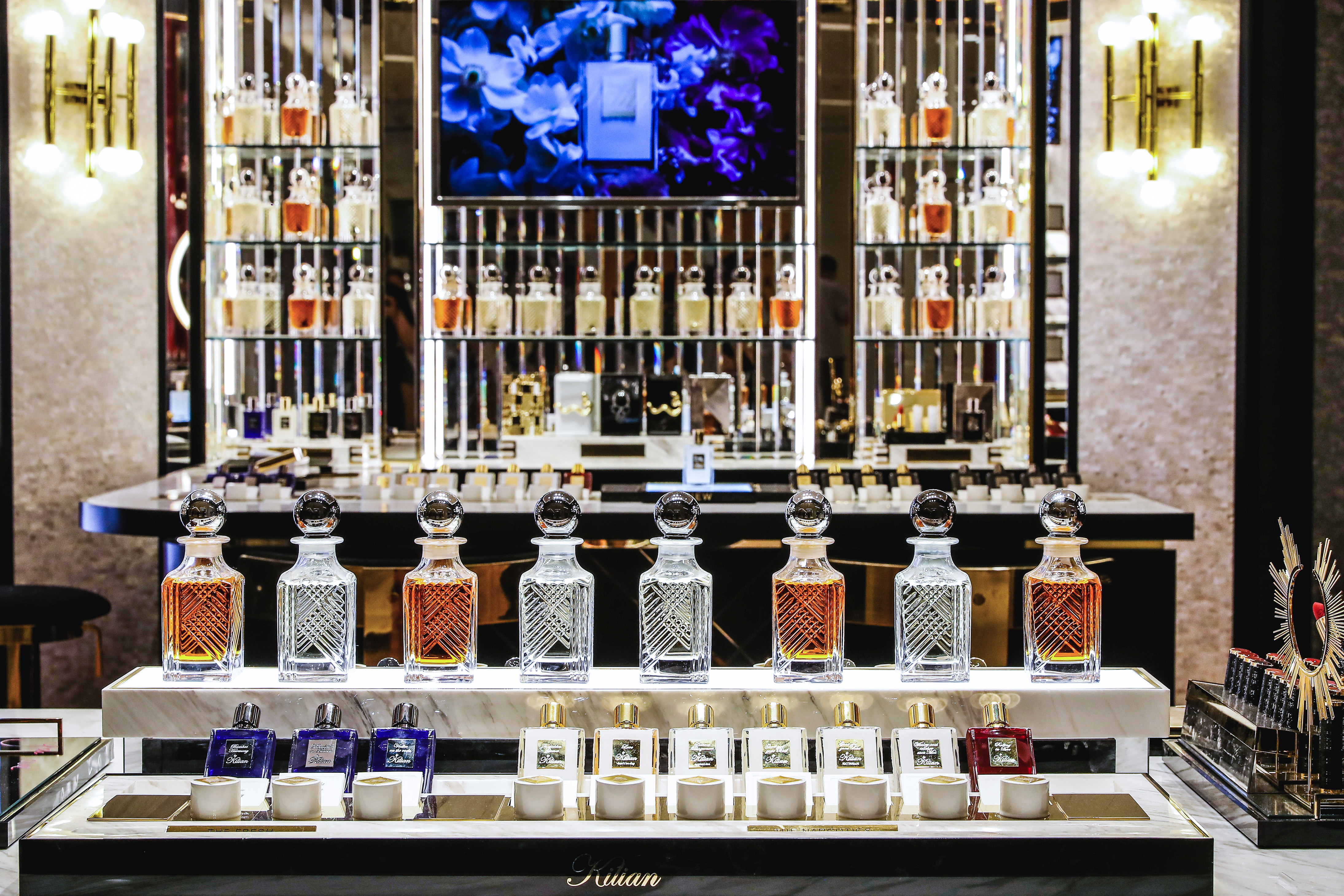 雅诗兰黛集团加码中国高端美妆市场 旗下奢华香氛品牌