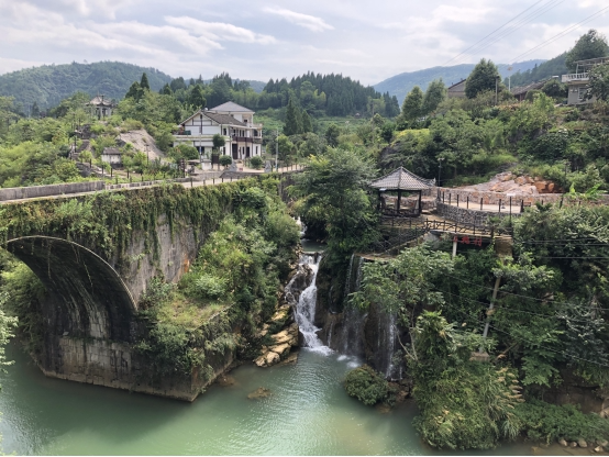 湖南油溪桥村文明乡风就是生产力