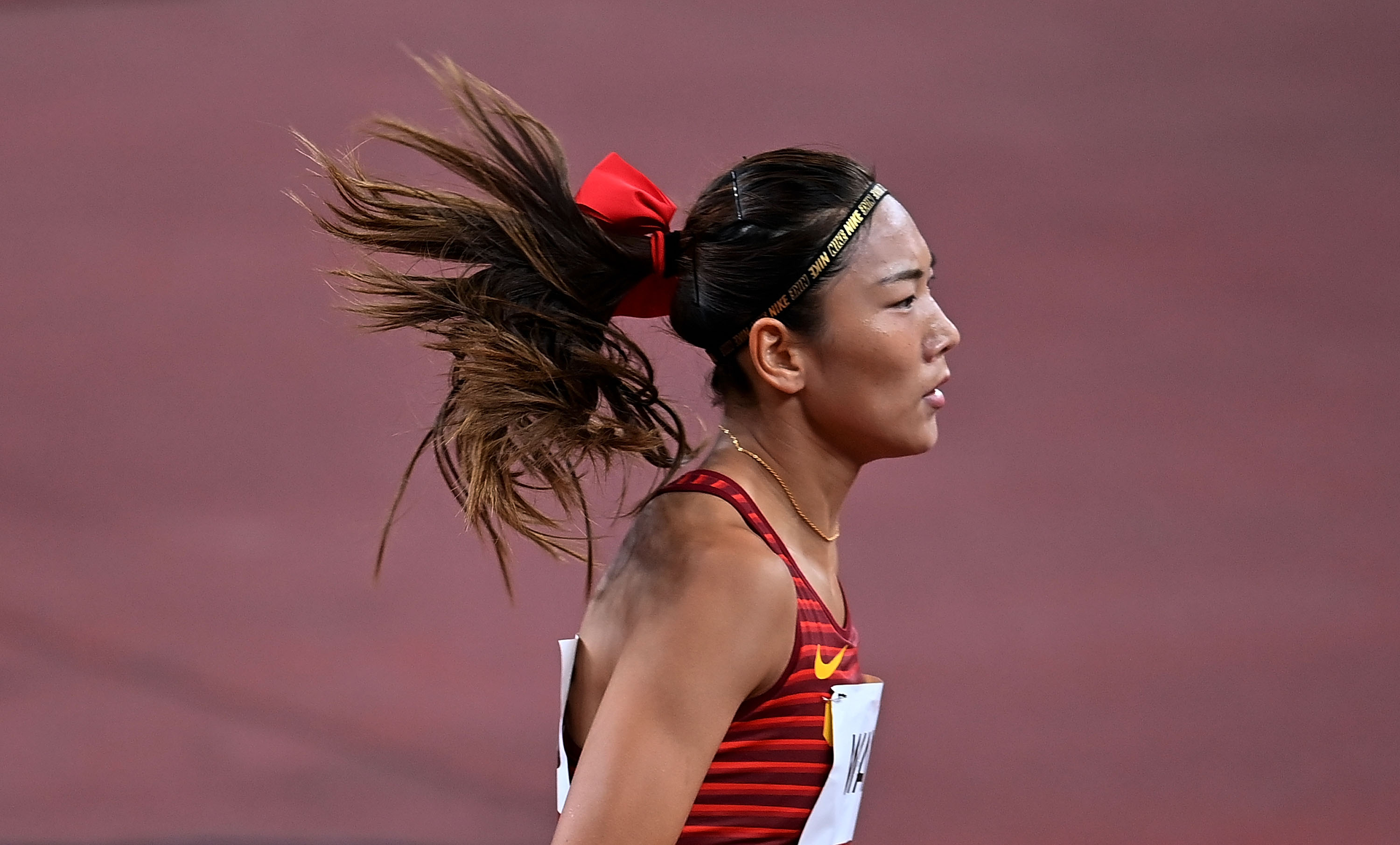 田径王春雨图片