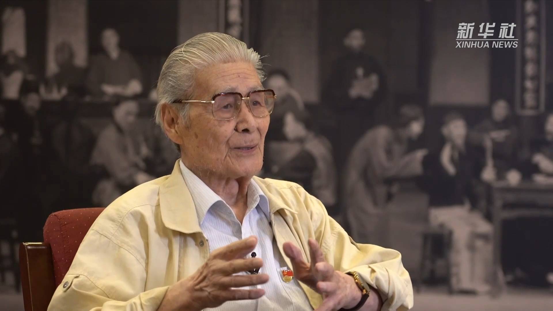 七一勋章获得者蓝天野把一生奉献给戏剧舞台