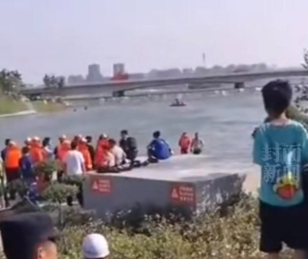 汉寿某水域下午打捞上一男性尸体…__凤凰网