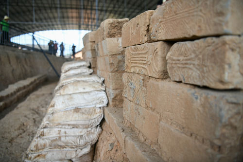 7月28日拍摄的四川省达州市渠县城坝遗址发掘出土的宕渠城西城门.