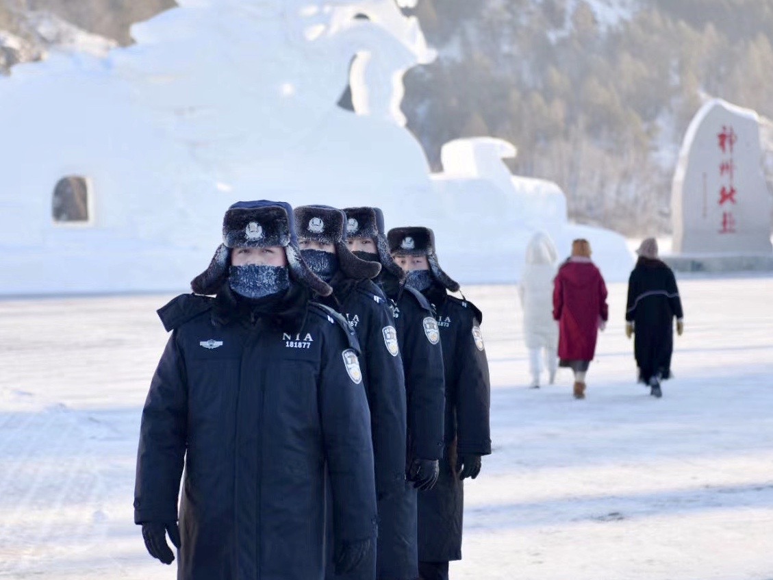 特写寒冬里驻守中国东极北极的边境警察