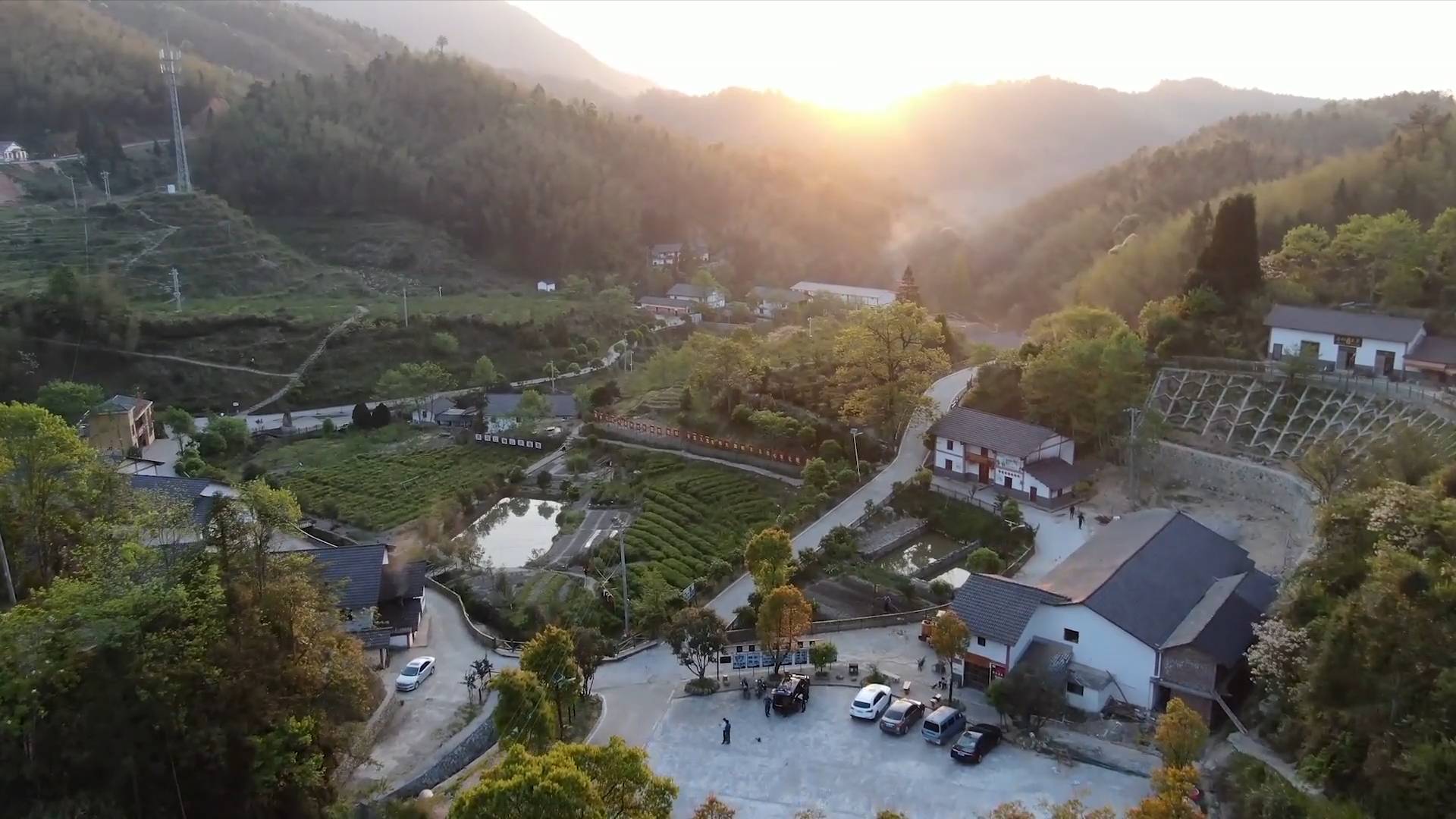 扶貧在行動神山村打餈粑聲再響起