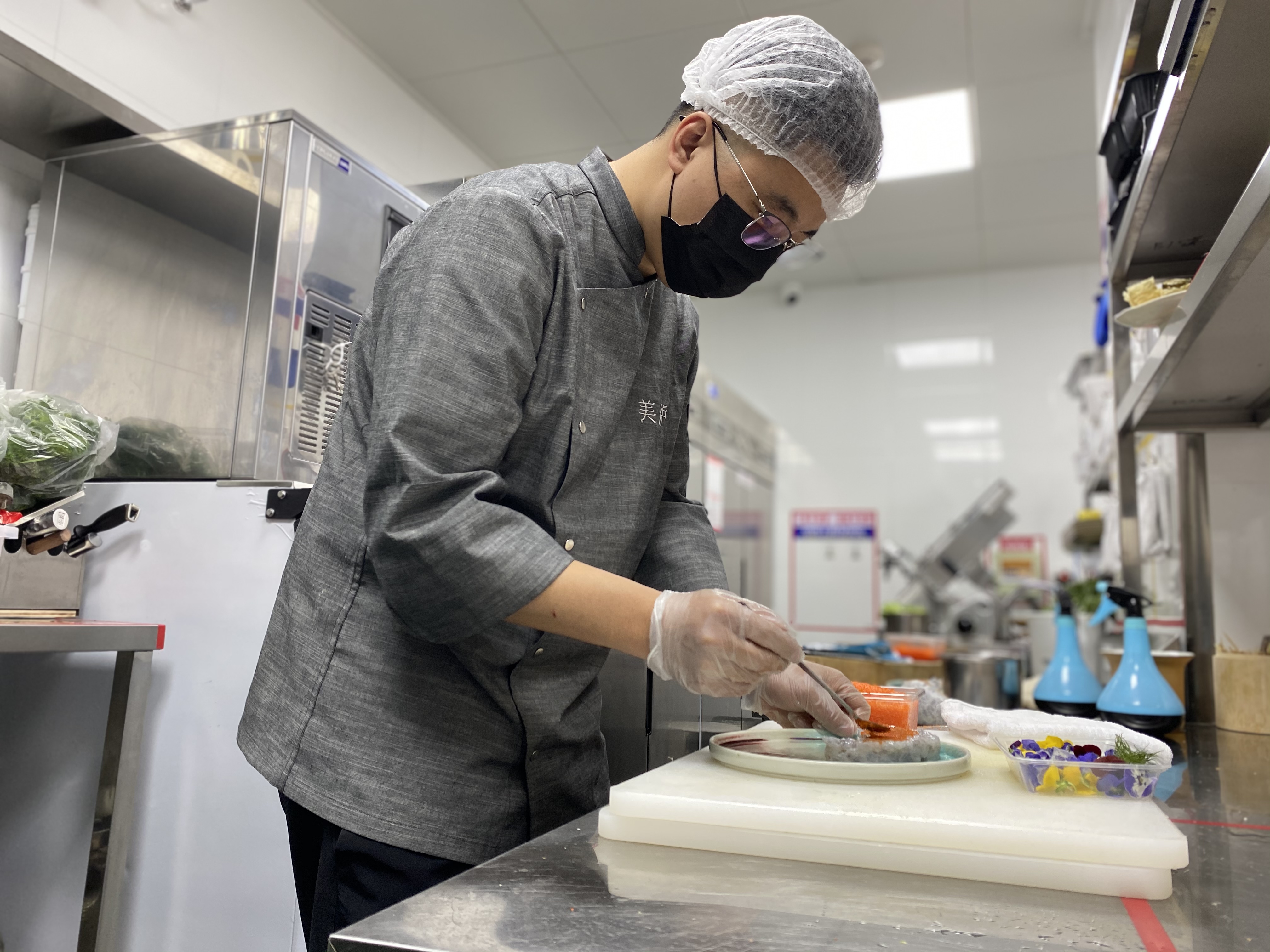 新华全媒丨你奋斗的样子真美城市里劳动者群像扫描