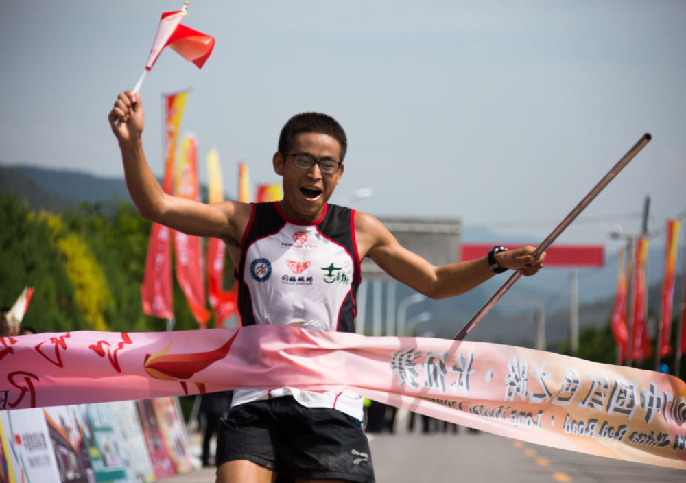 马拉松名将梁晶在甘肃景泰山地越野赛中遇难