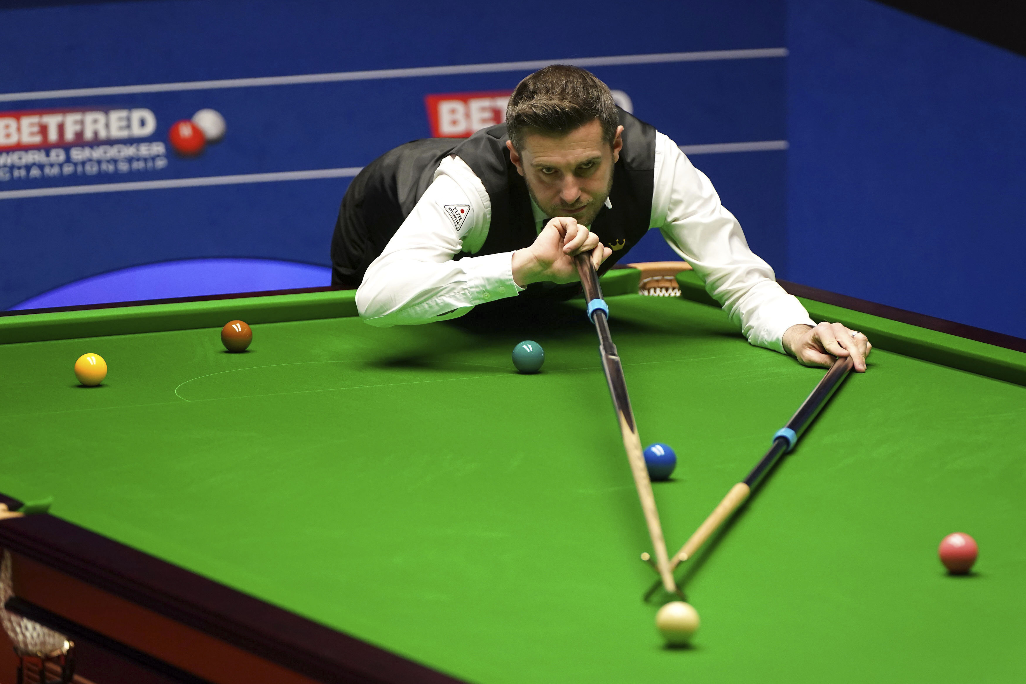 塞尔比四夺斯诺克世锦赛桂冠