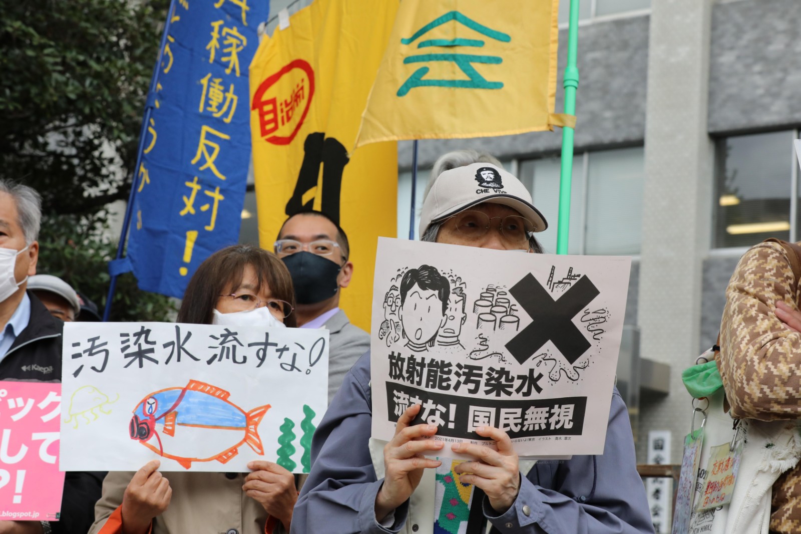武汉大学爆发大规模抗议 学生要求自由返乡 ＊ 阿波罗新闻网