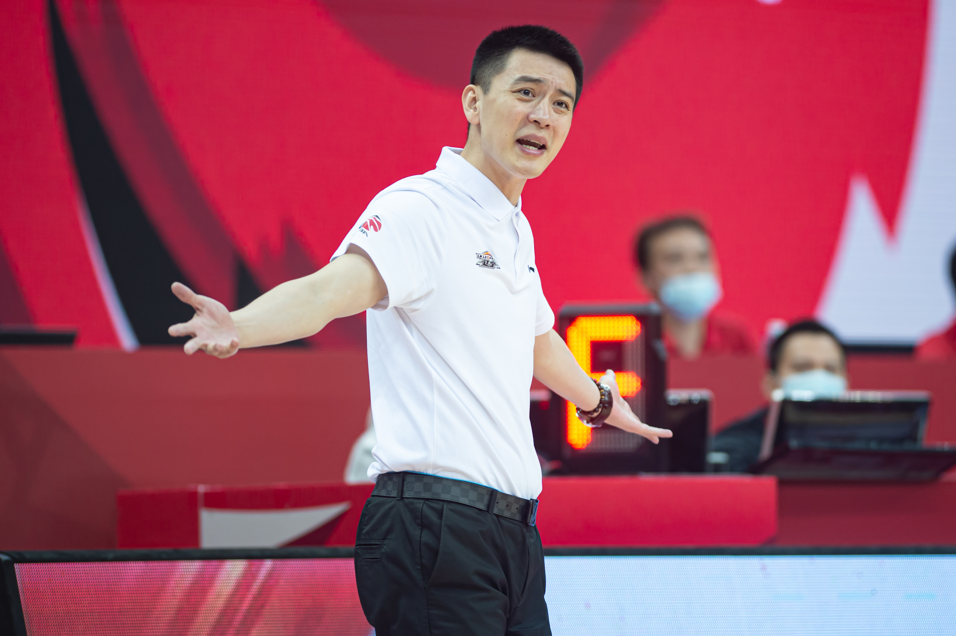 篮球cba第一阶段辽宁本钢胜青岛国信海天