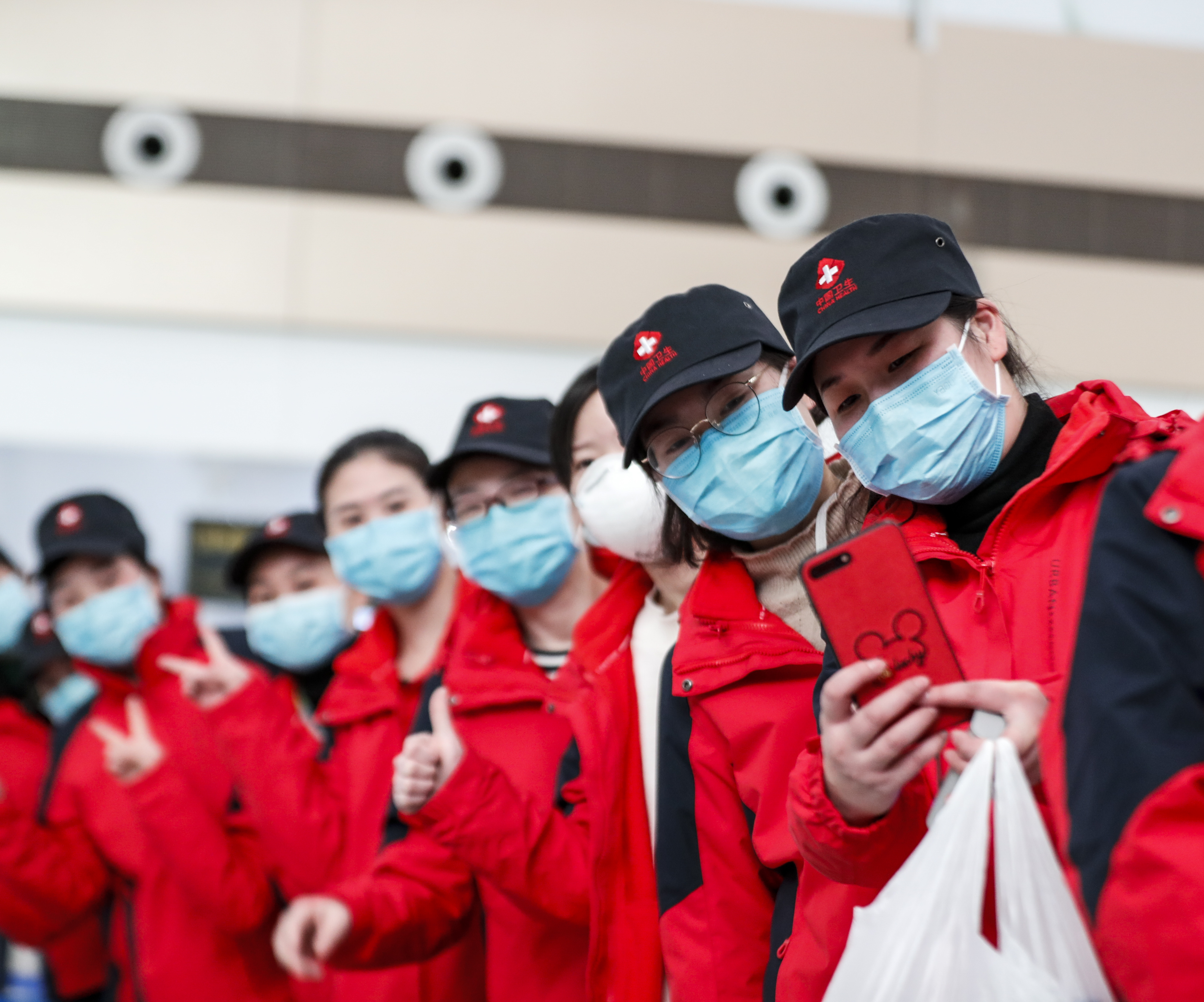 重庆背起行囊驰援武汉