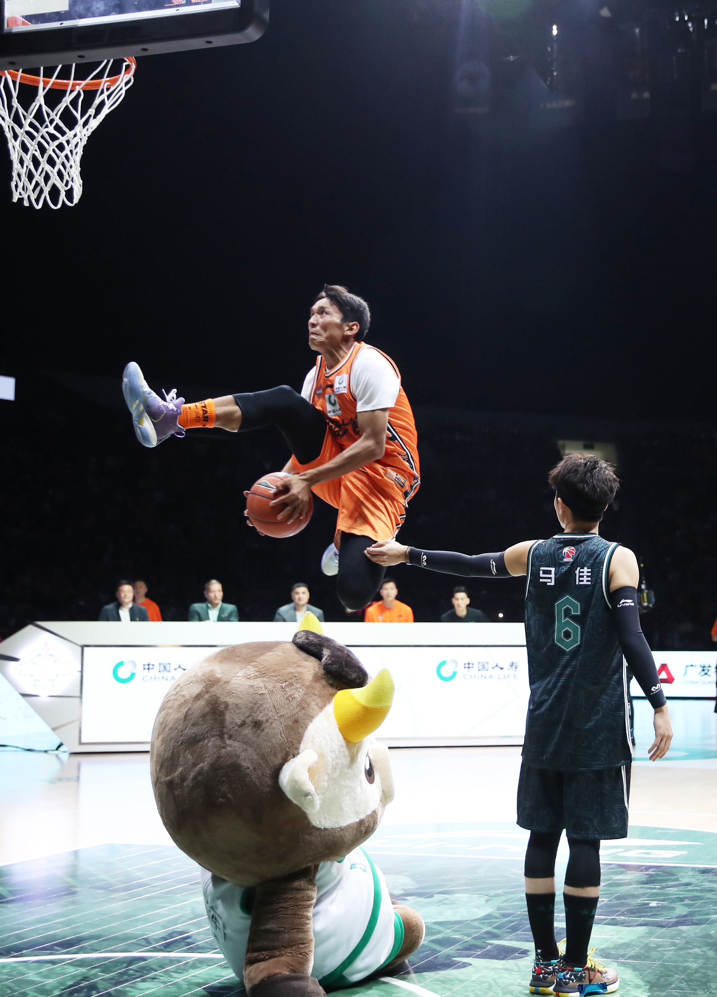 草根扣将矣进宏问鼎cba扣篮大赛再小的个体也能成就伟大梦想