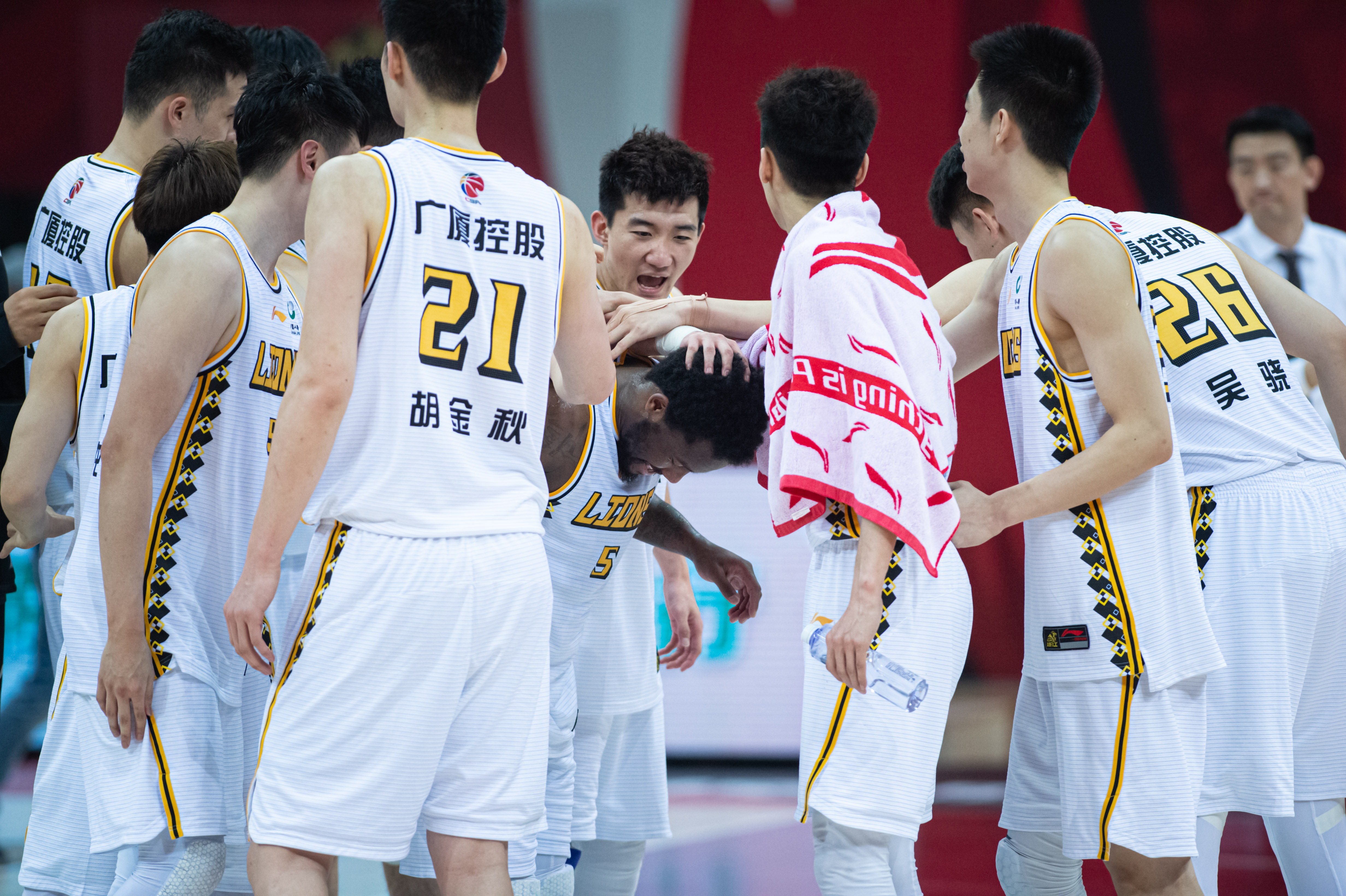 广厦青岛拿到最后席位cba八强尘埃落定