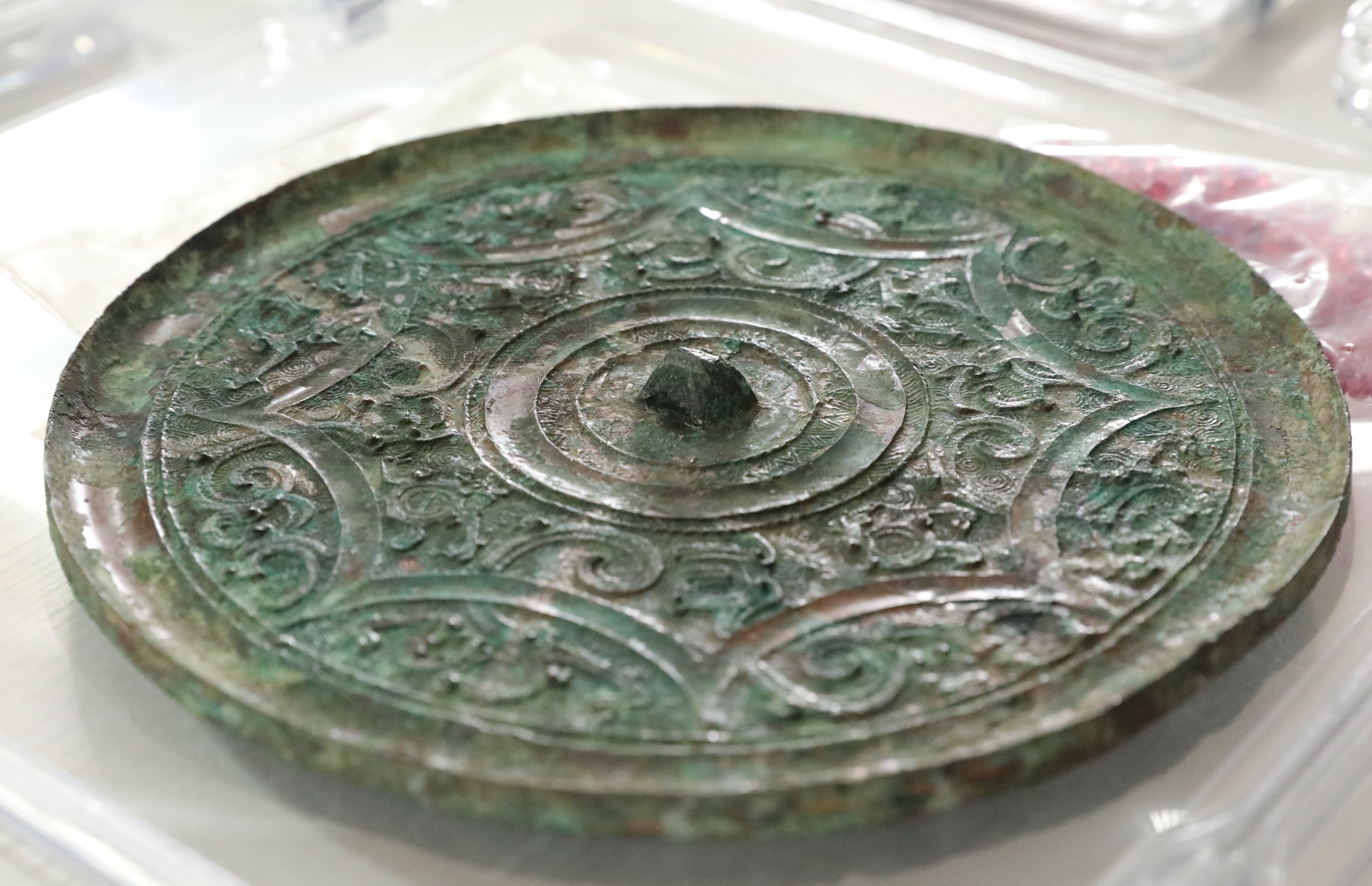 热点快追重要考古发现西汉铜镜仍光可鉴人