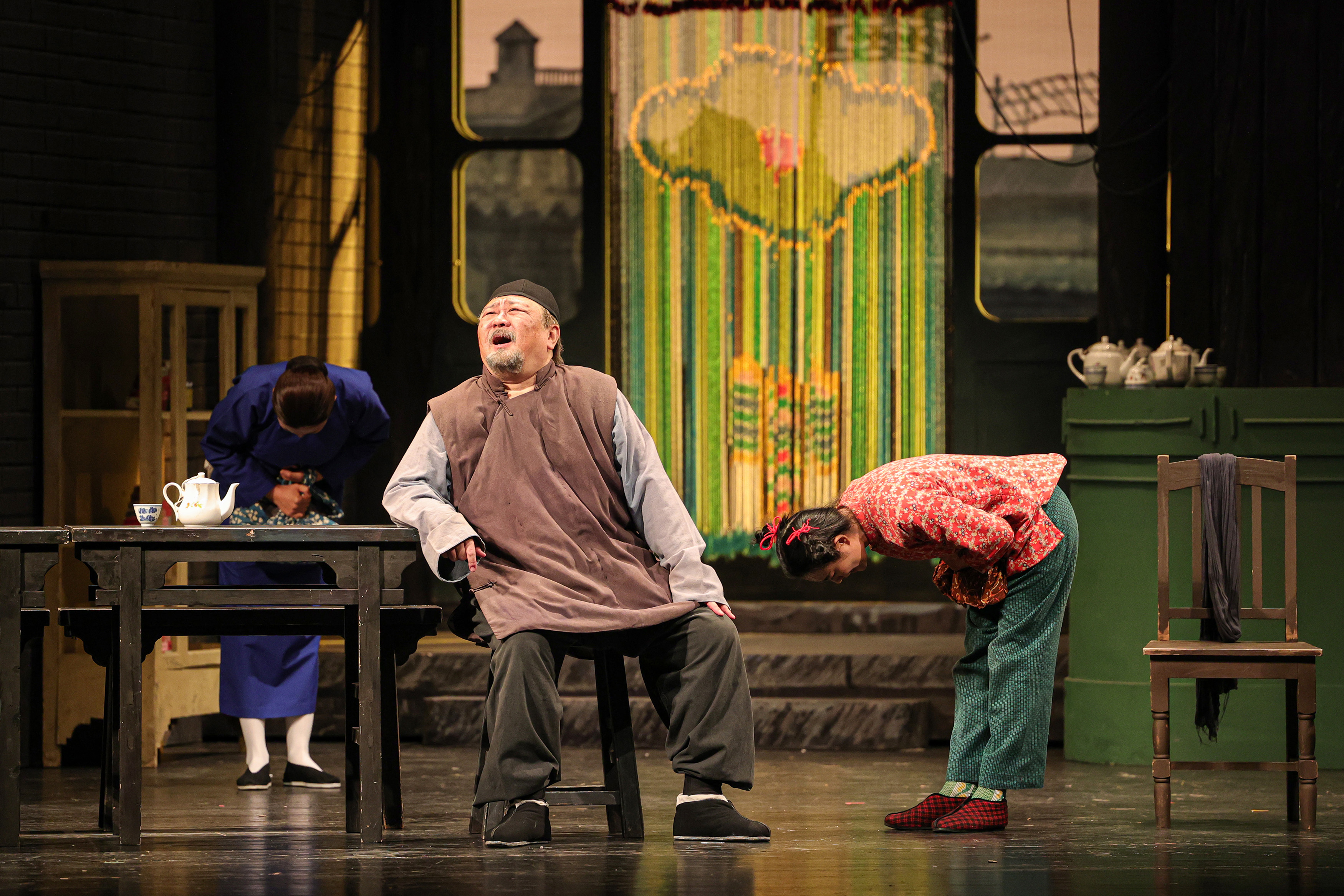 北京人艺再演镇院之宝茶馆