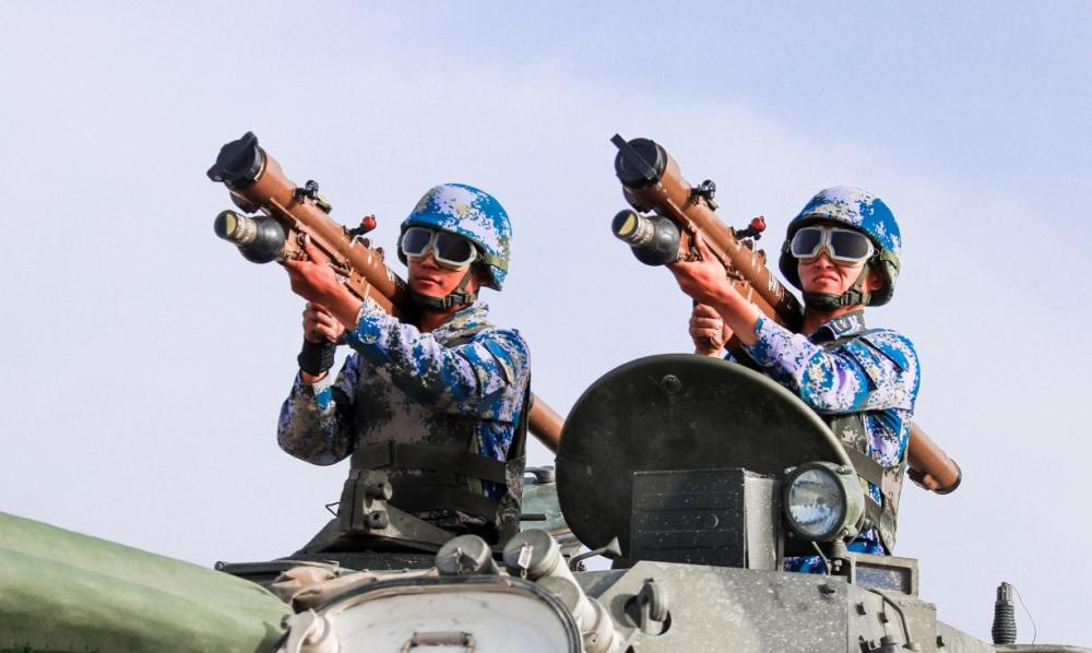 海军陆战队某旅防空营实弹战术演练掠影