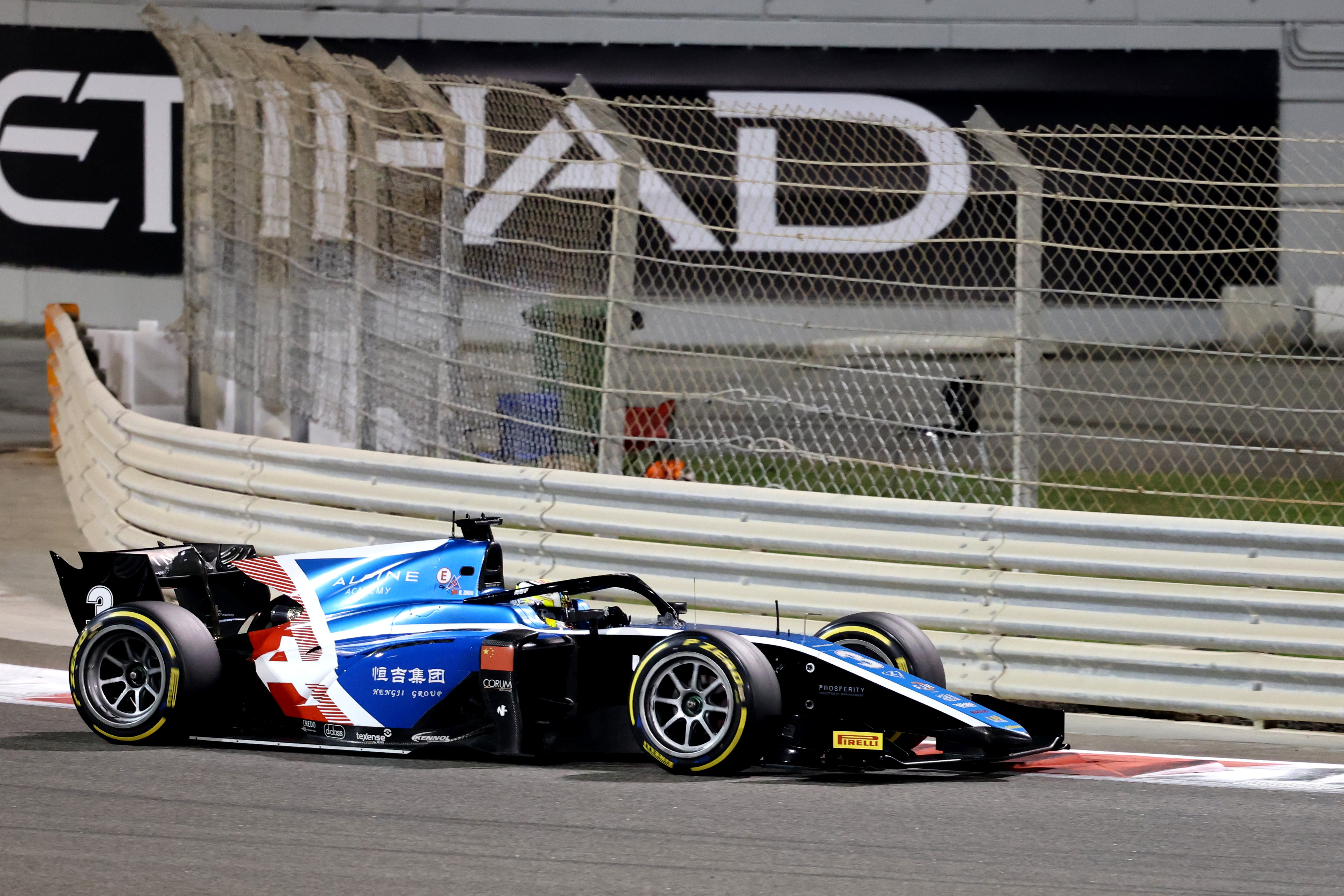 新华社发(钱俊赛车运动供图)此前,一级方程式(f1)阿尔法·罗密欧车队