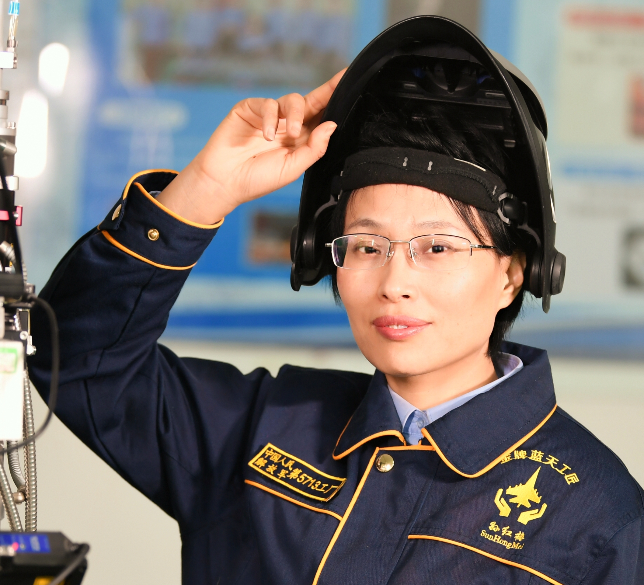 精进的力量她在毫厘之间给飞机心脏做手术