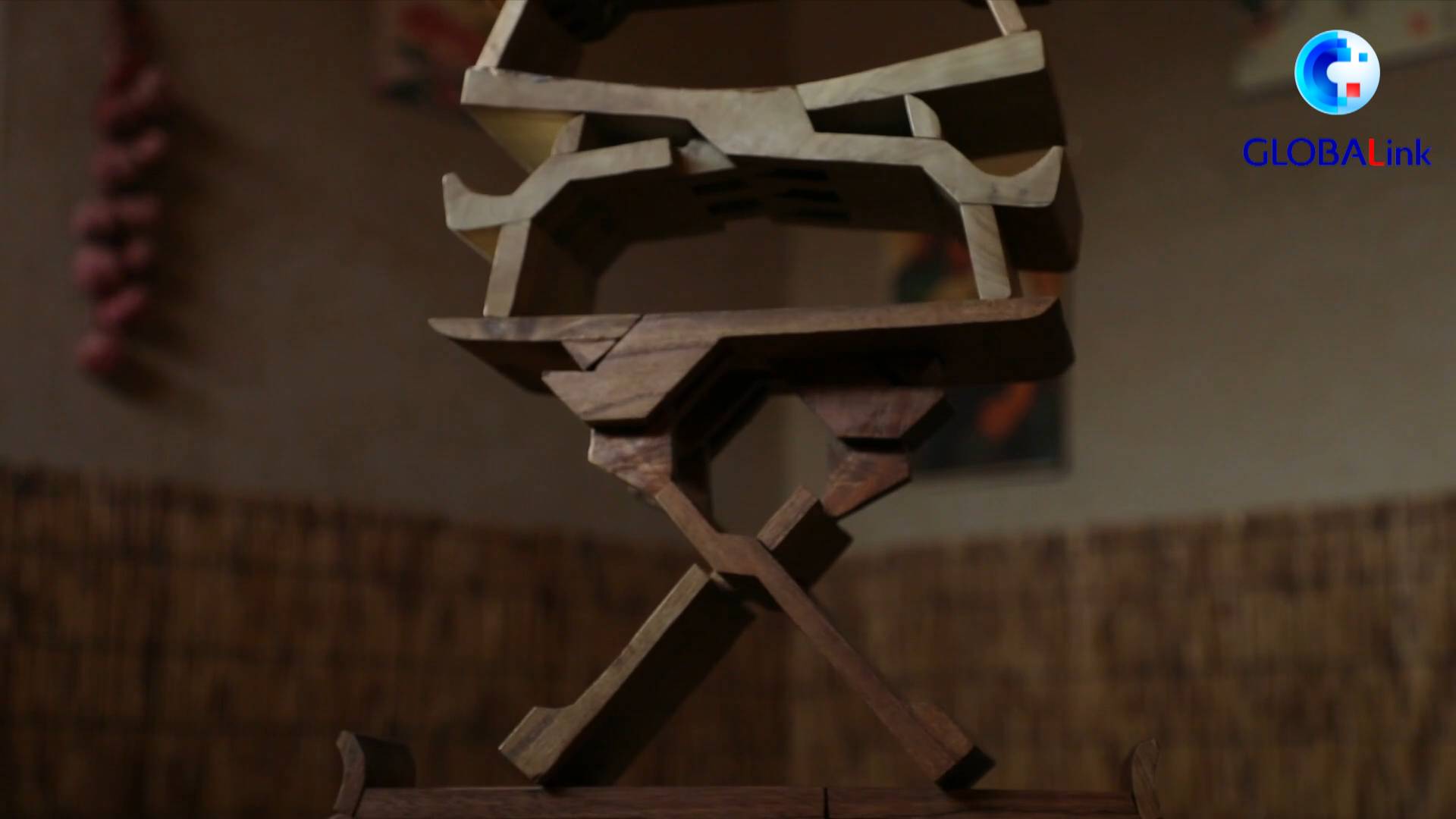 全球连线河北黄骅农家院里老手艺让鲁班凳再现芳华