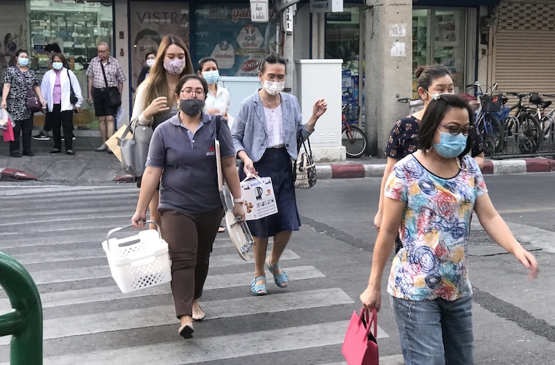 泰国新增新冠肺炎确诊病例20902例累计确诊989859例