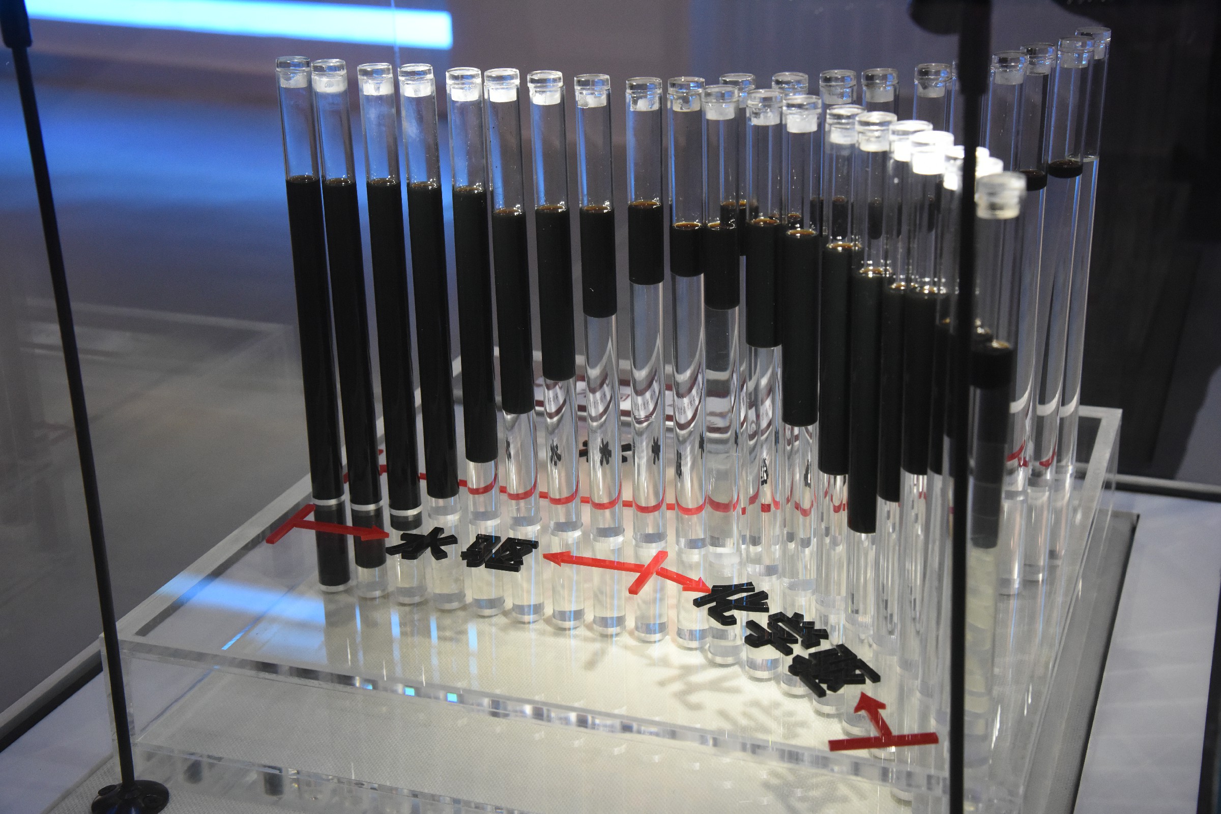 新华全媒这里的石油是从石头缝里挤出来的采油背后的大庆精神传承