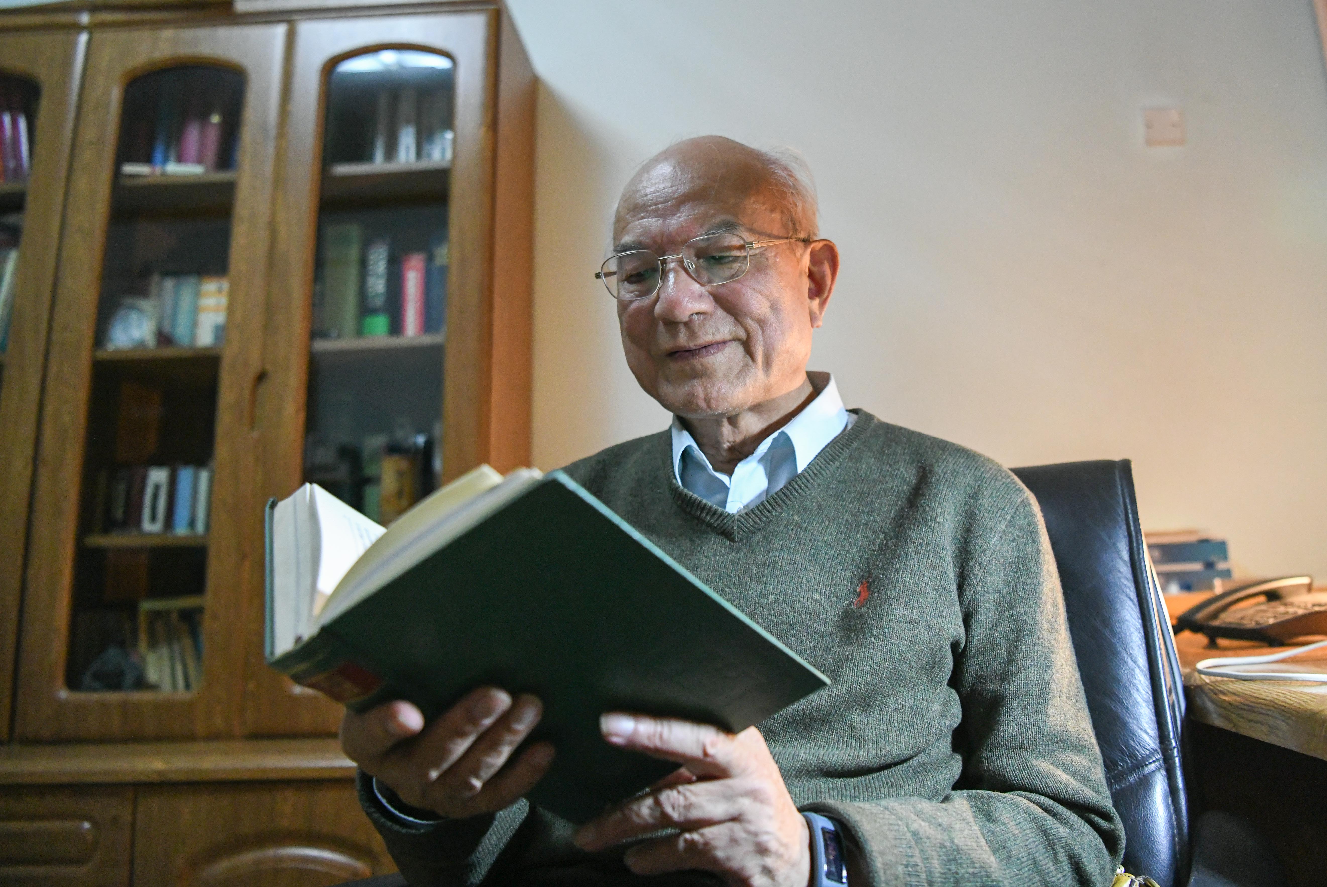 踏平坎坷成大道记科学家刘永坦