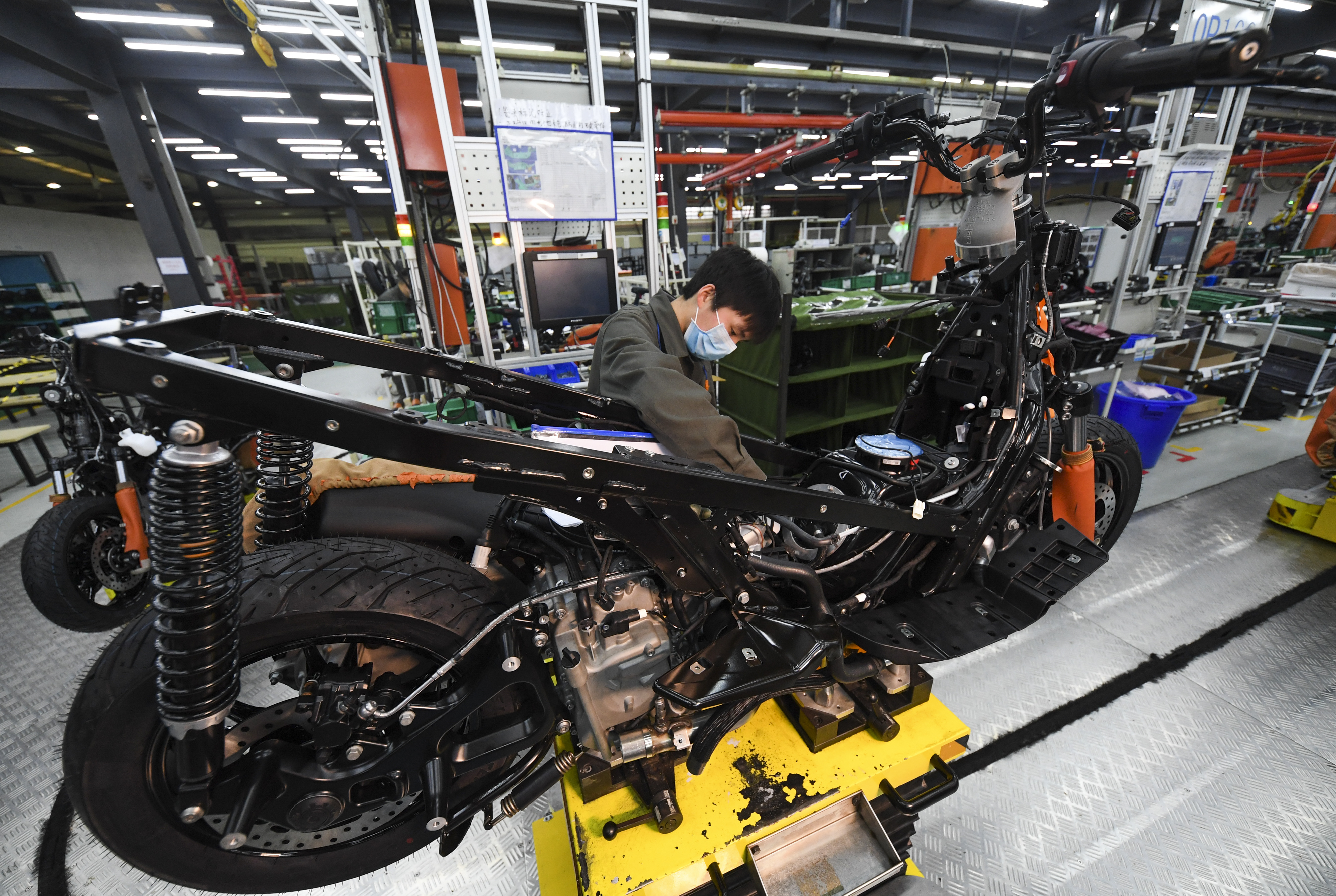 重庆高新区:多措并举助企业共渡难关