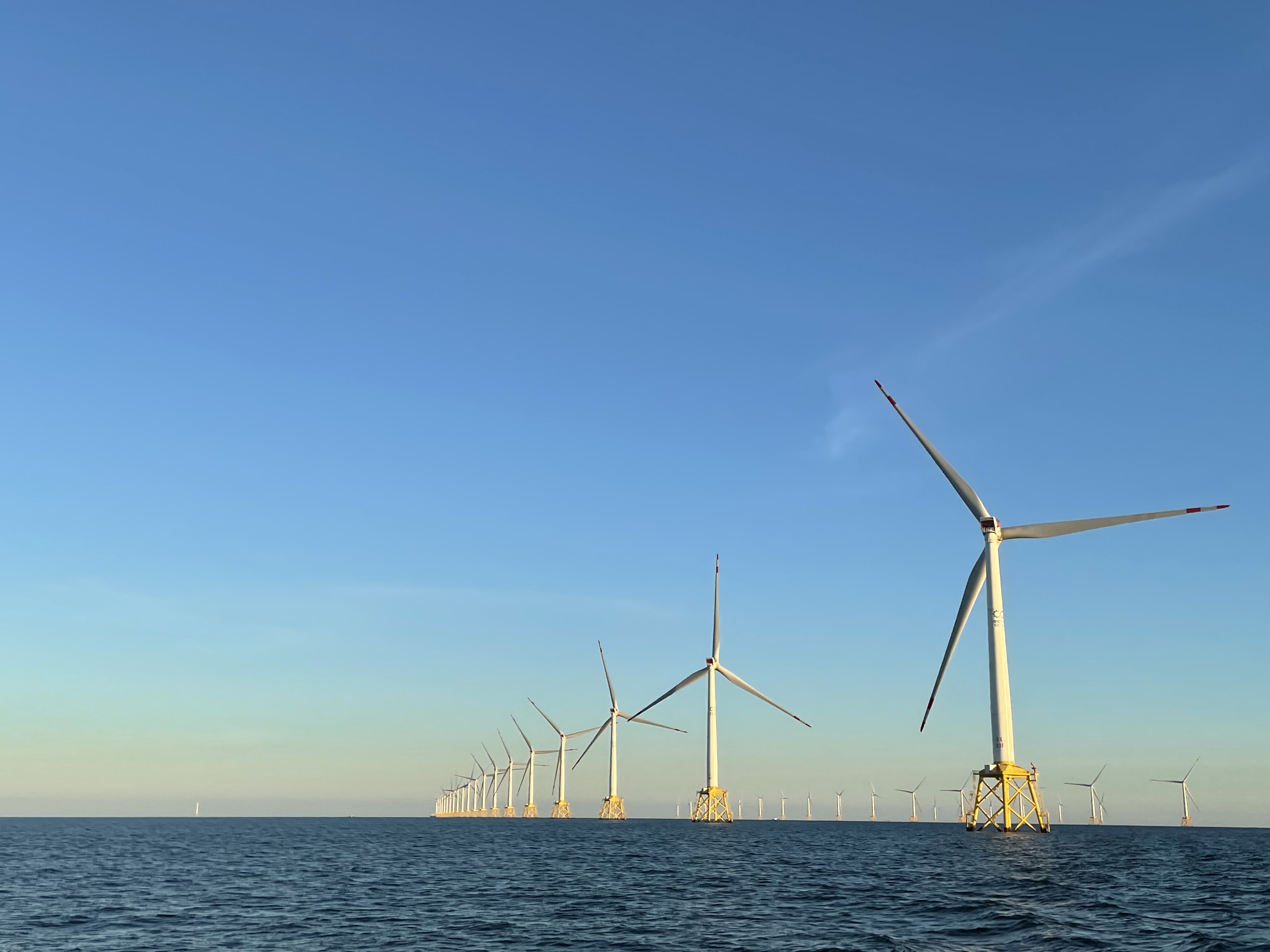 中国节能300兆瓦海上风电项目实现全容量并网发电