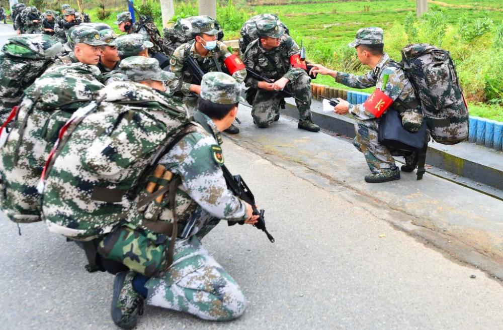 江西省军区警卫勤务队战备基础训练见闻