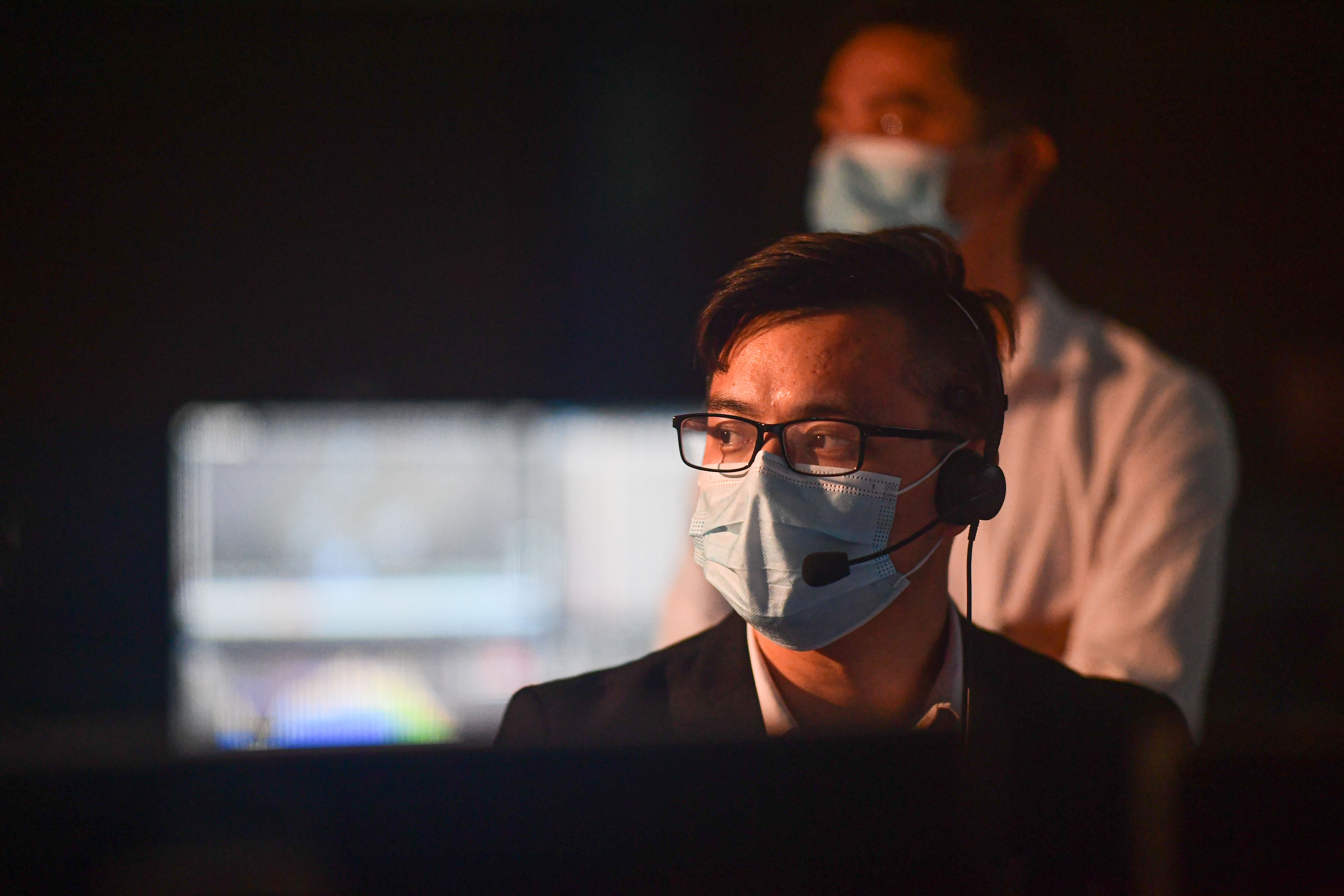 空中交通管制员80米高空的守望