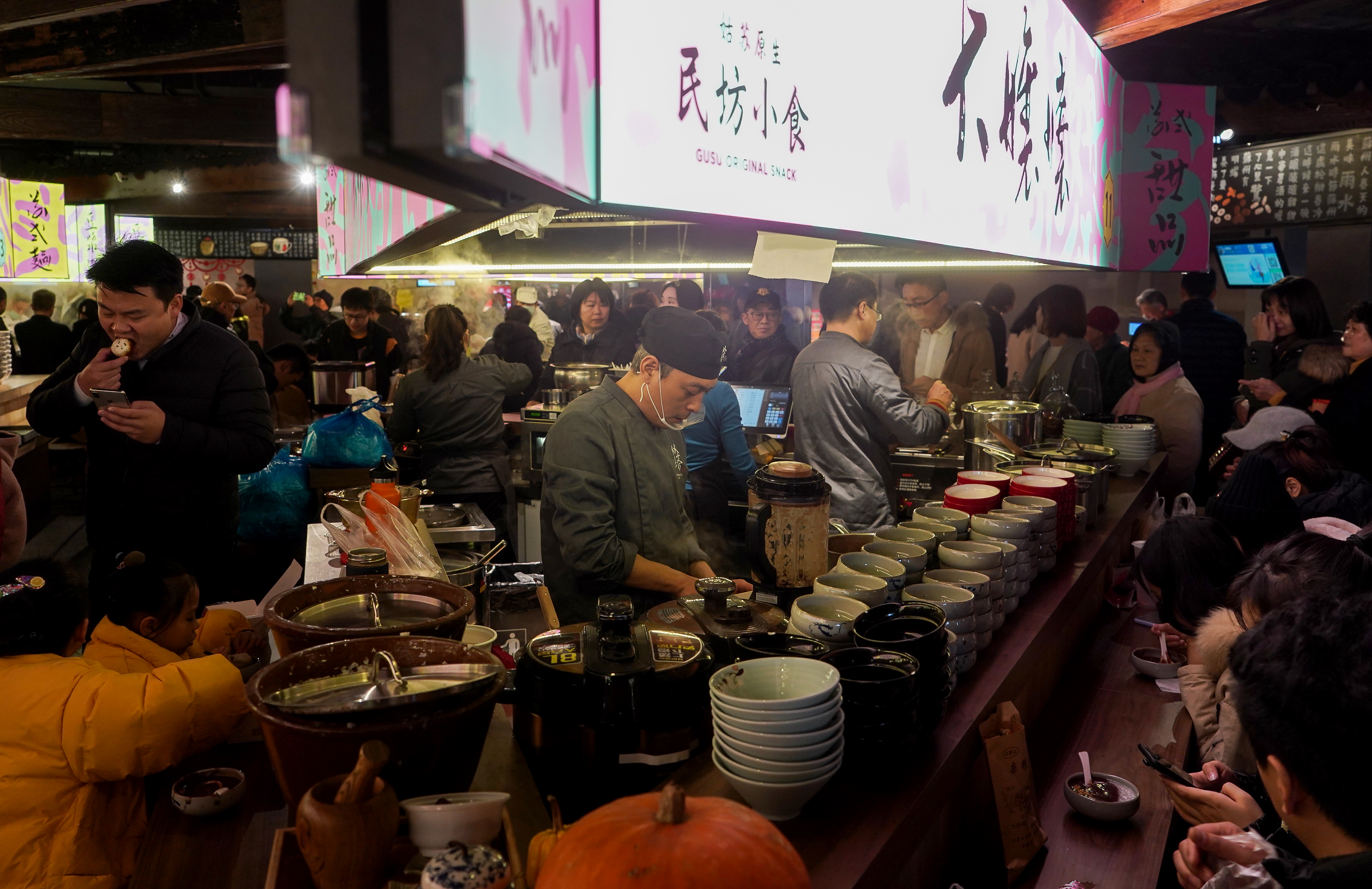 江苏苏州老旧菜场变身网红市集