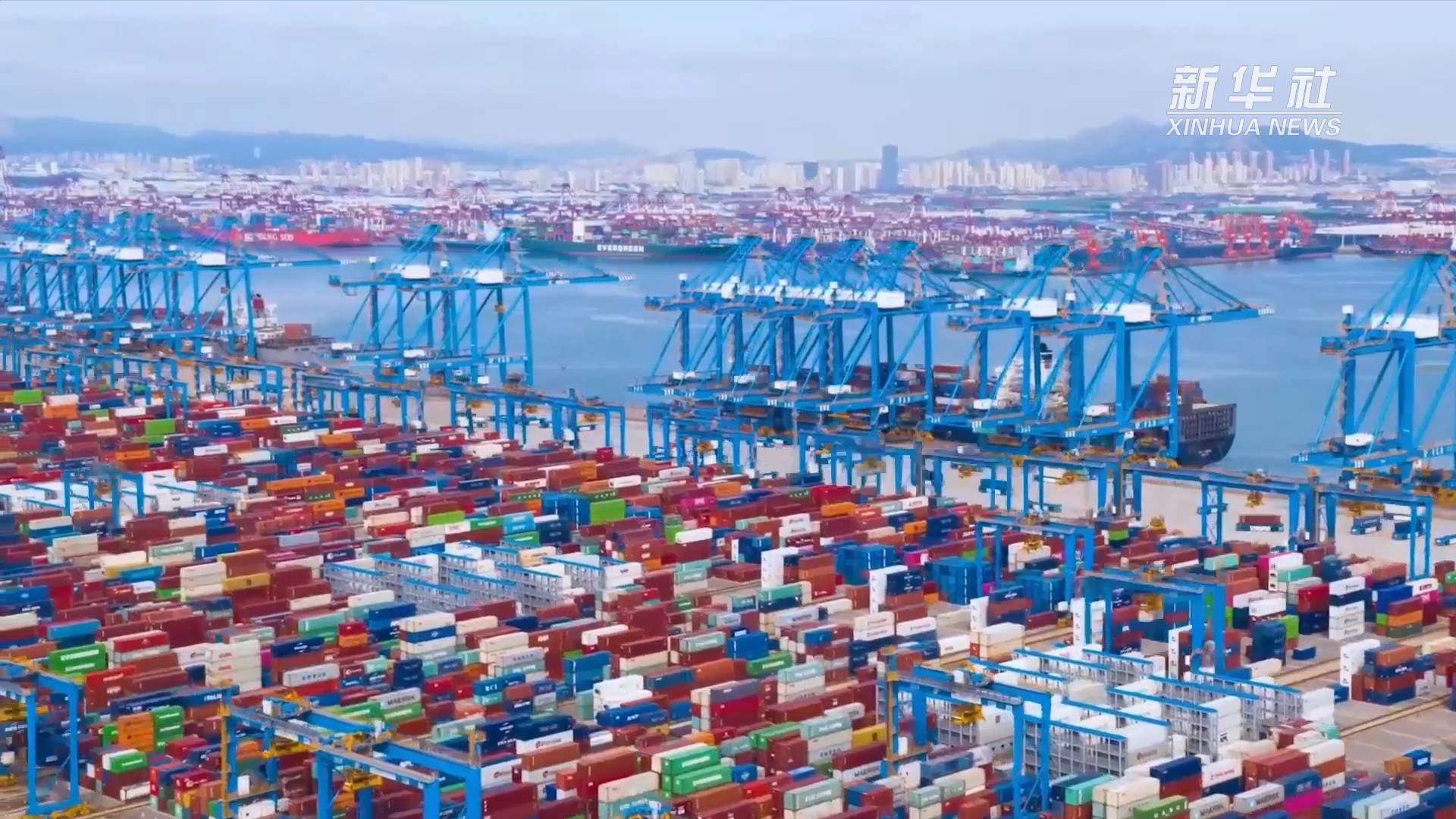 山东港口青岛港自动化无人码头玩转黑科技