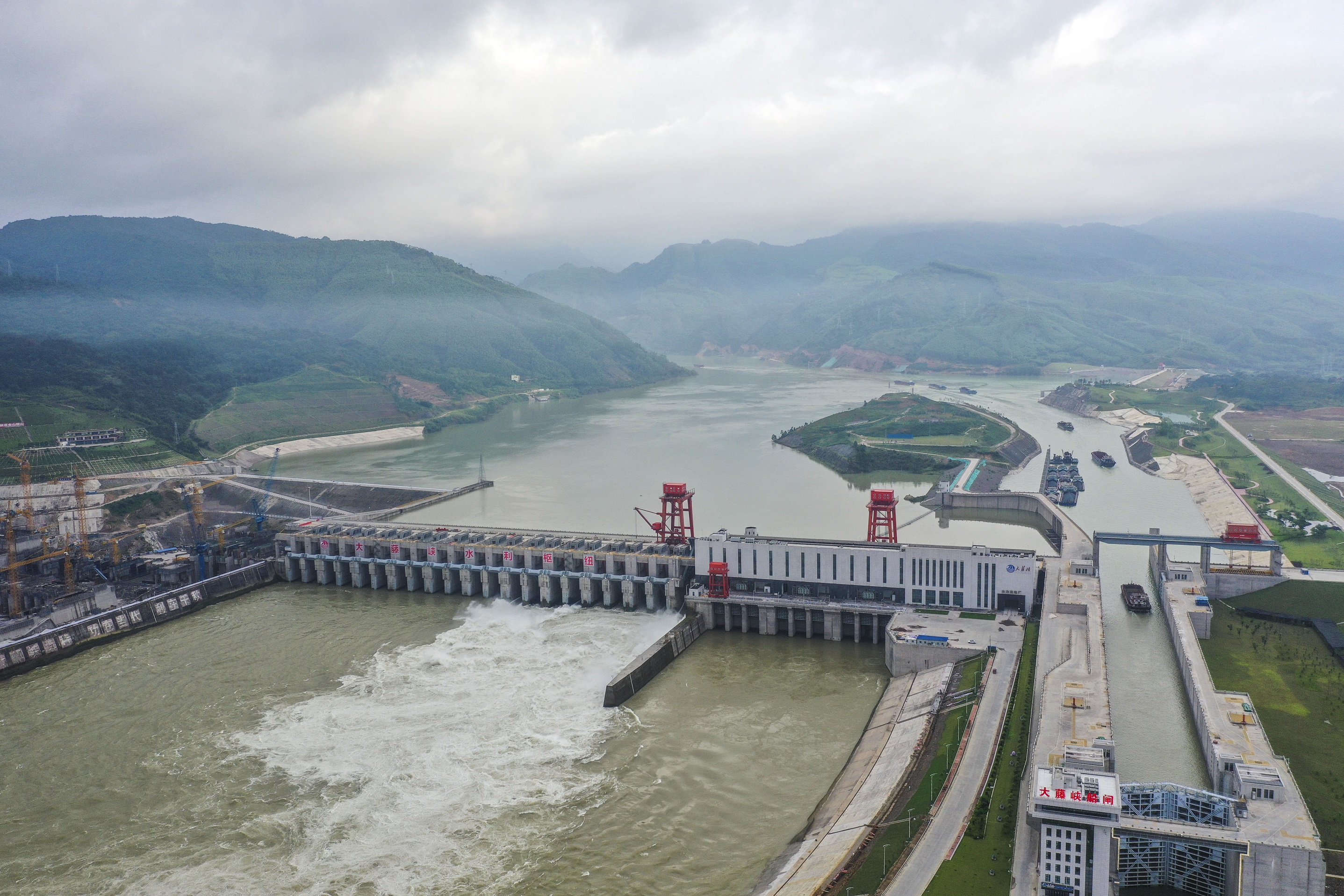 经参调查百舸争流竞西江广西黄金水道建设助力东西部联通